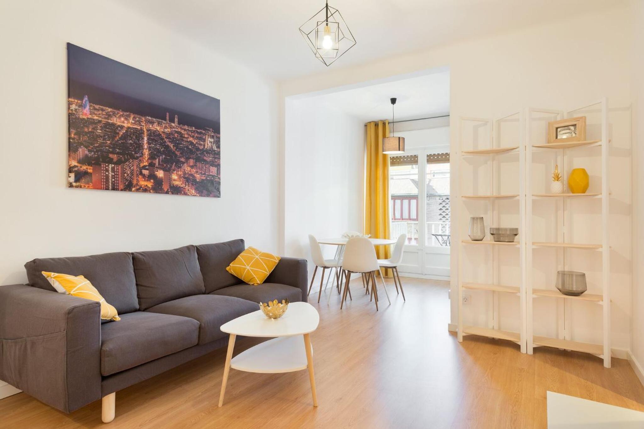 Apartamento con Balcón