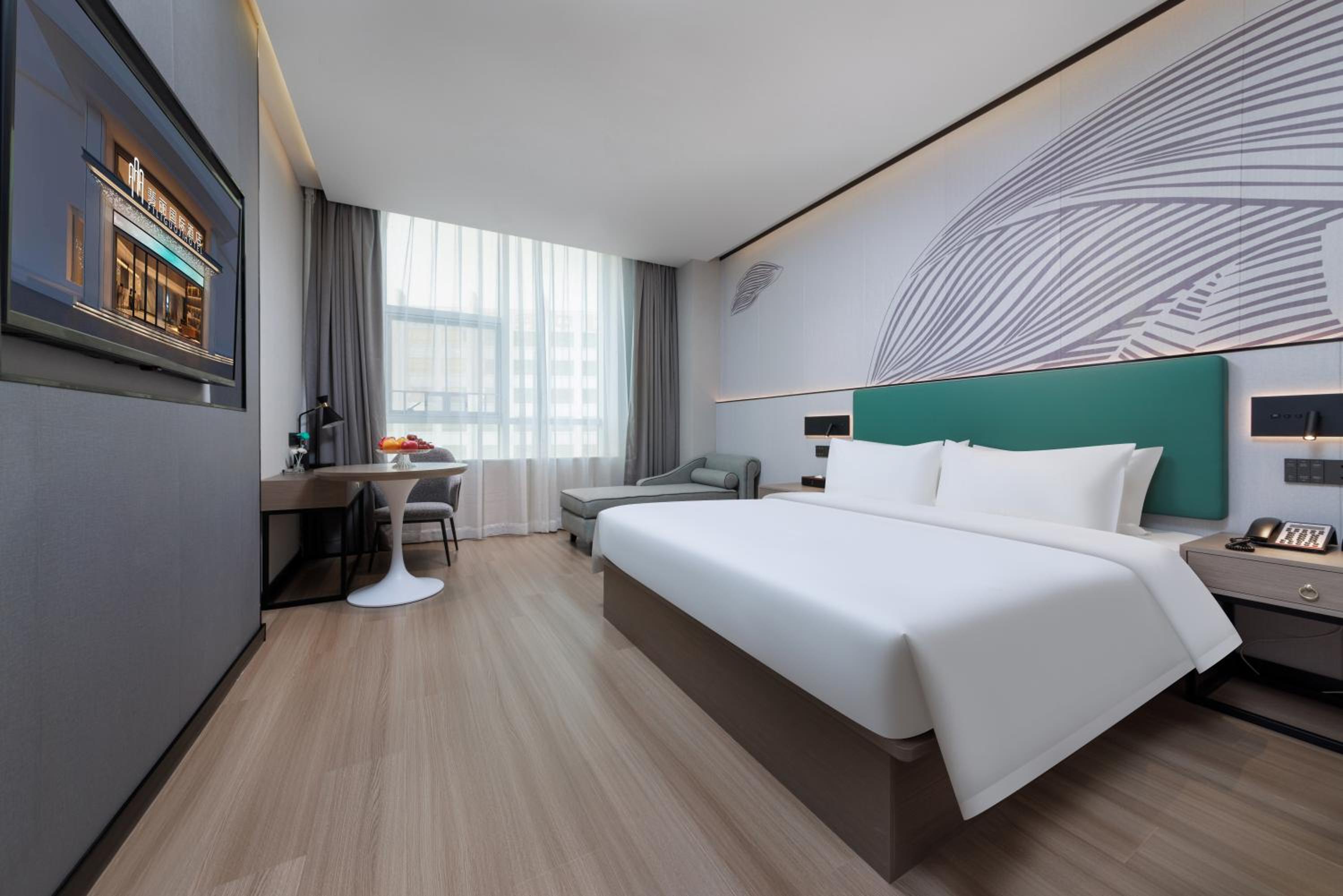 Deluxe King Room
