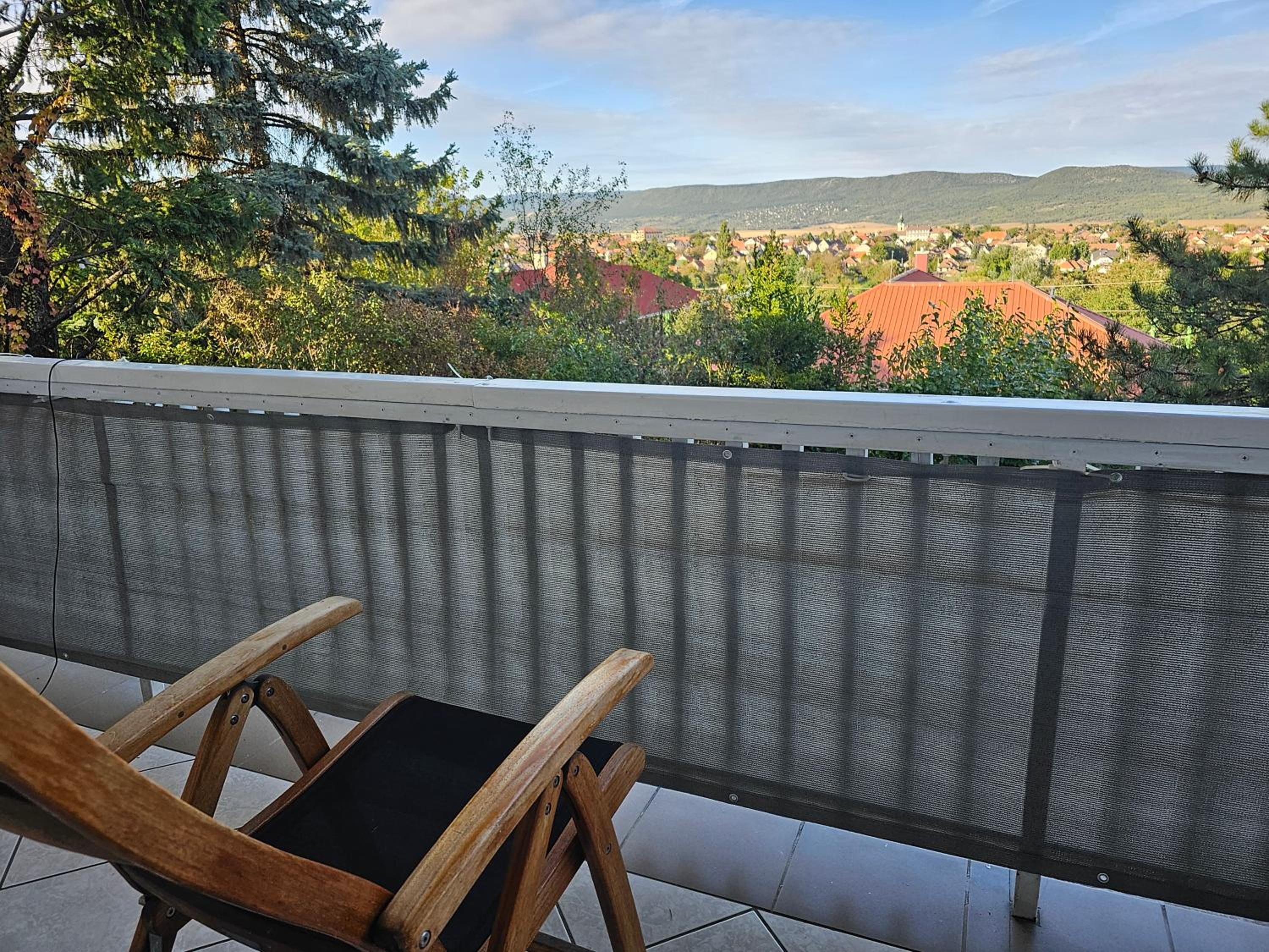 Apartment with Mountain View photo 2
