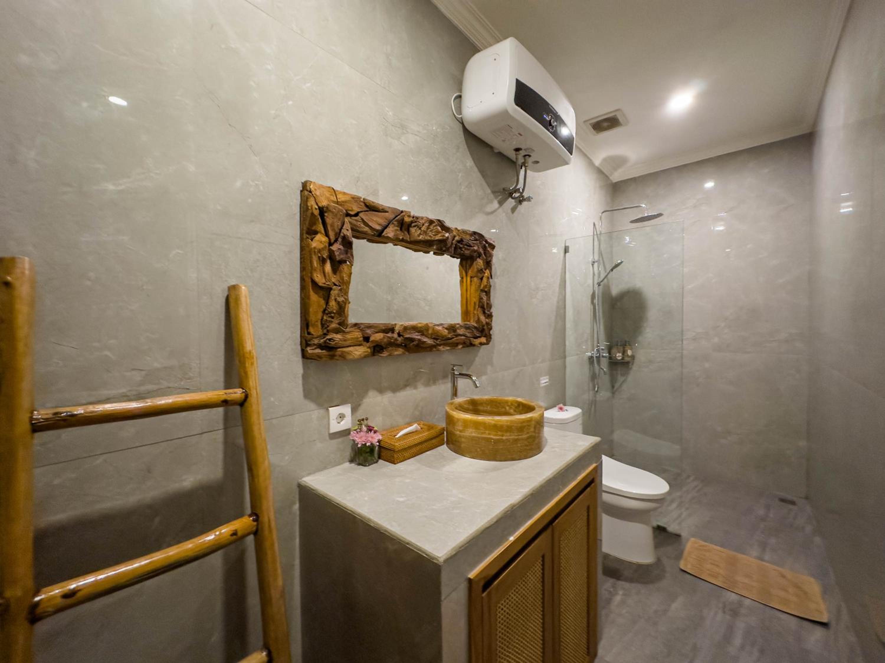 Deluxe Double Room - Photo 9
