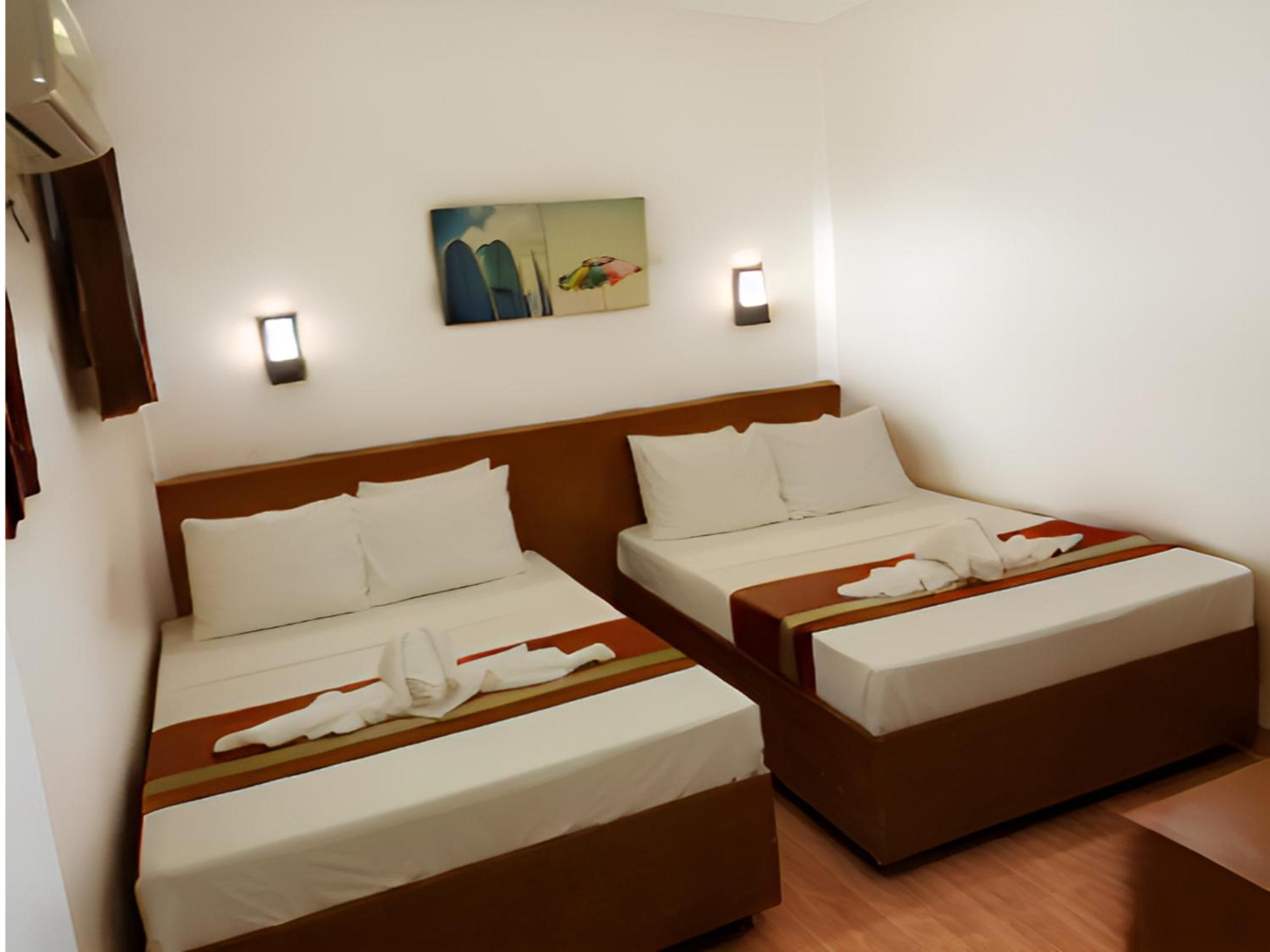 Standard Family Room - Photo 8