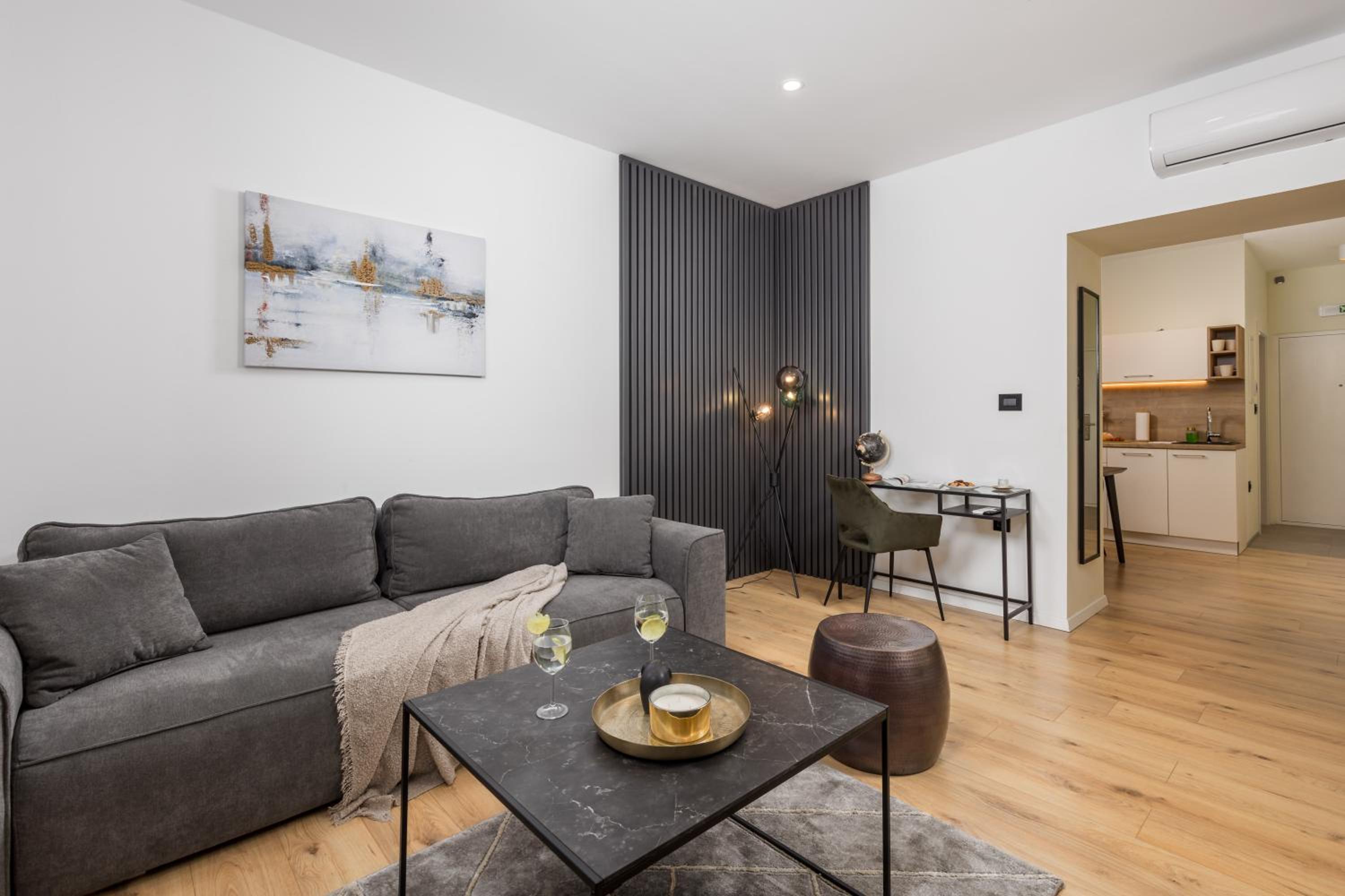 One-Bedroom Apartment