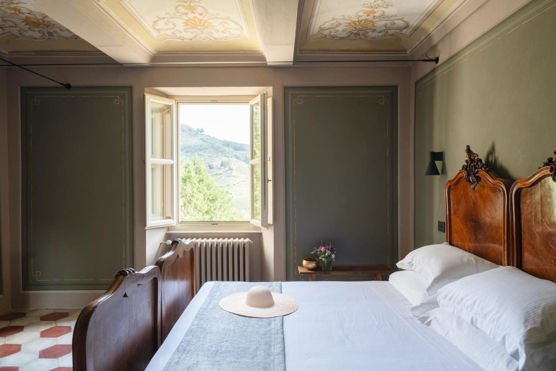 Deluxe Room - Photo 7