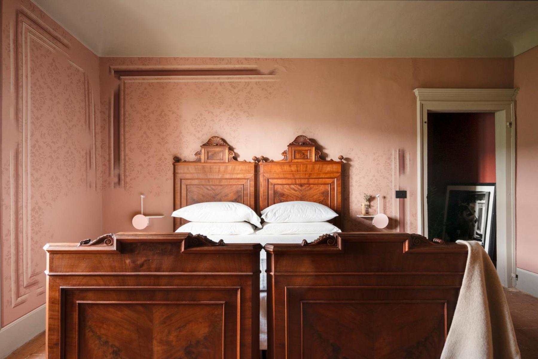 Deluxe Room - Photo 2