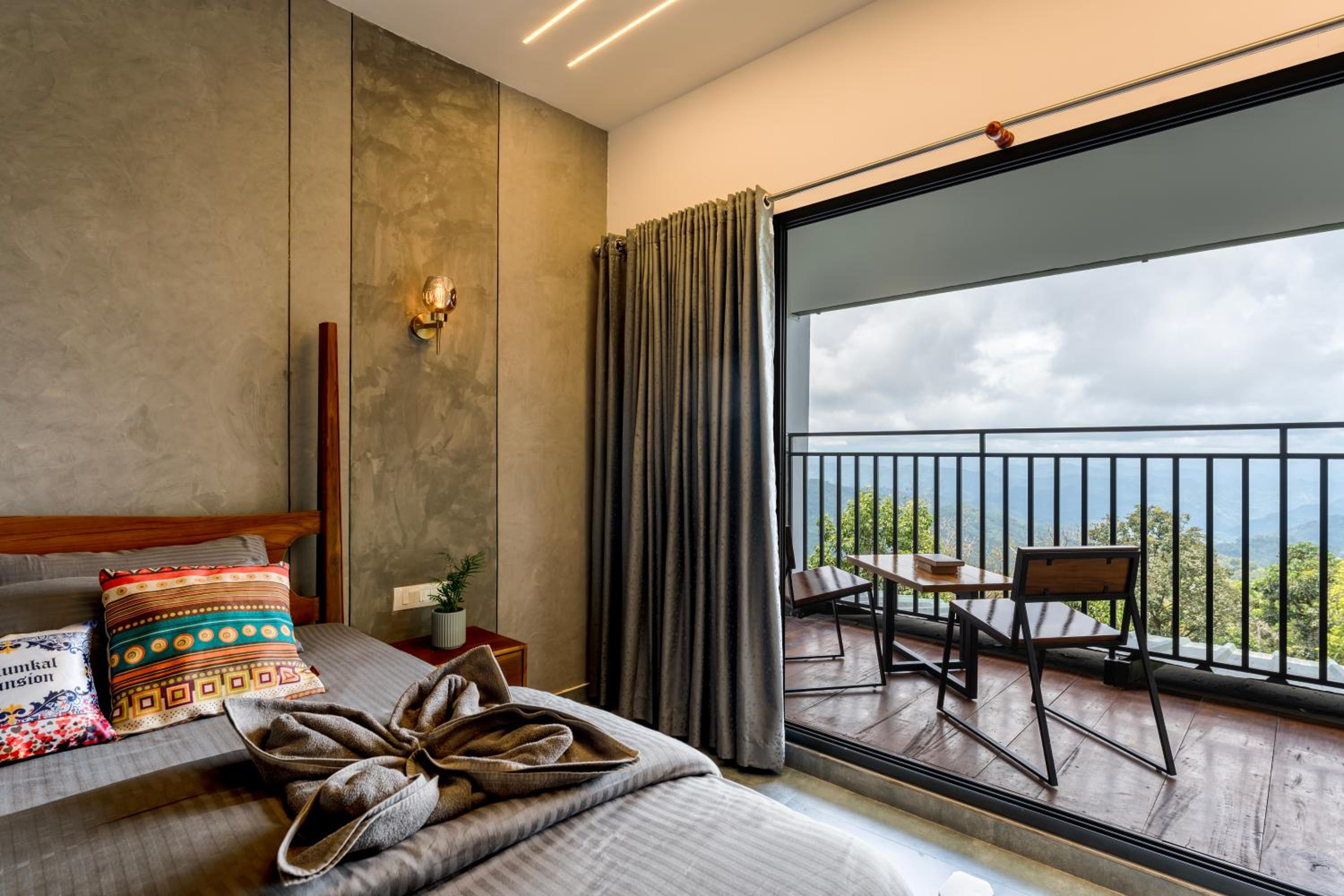 King Room with Mountain View photo 3