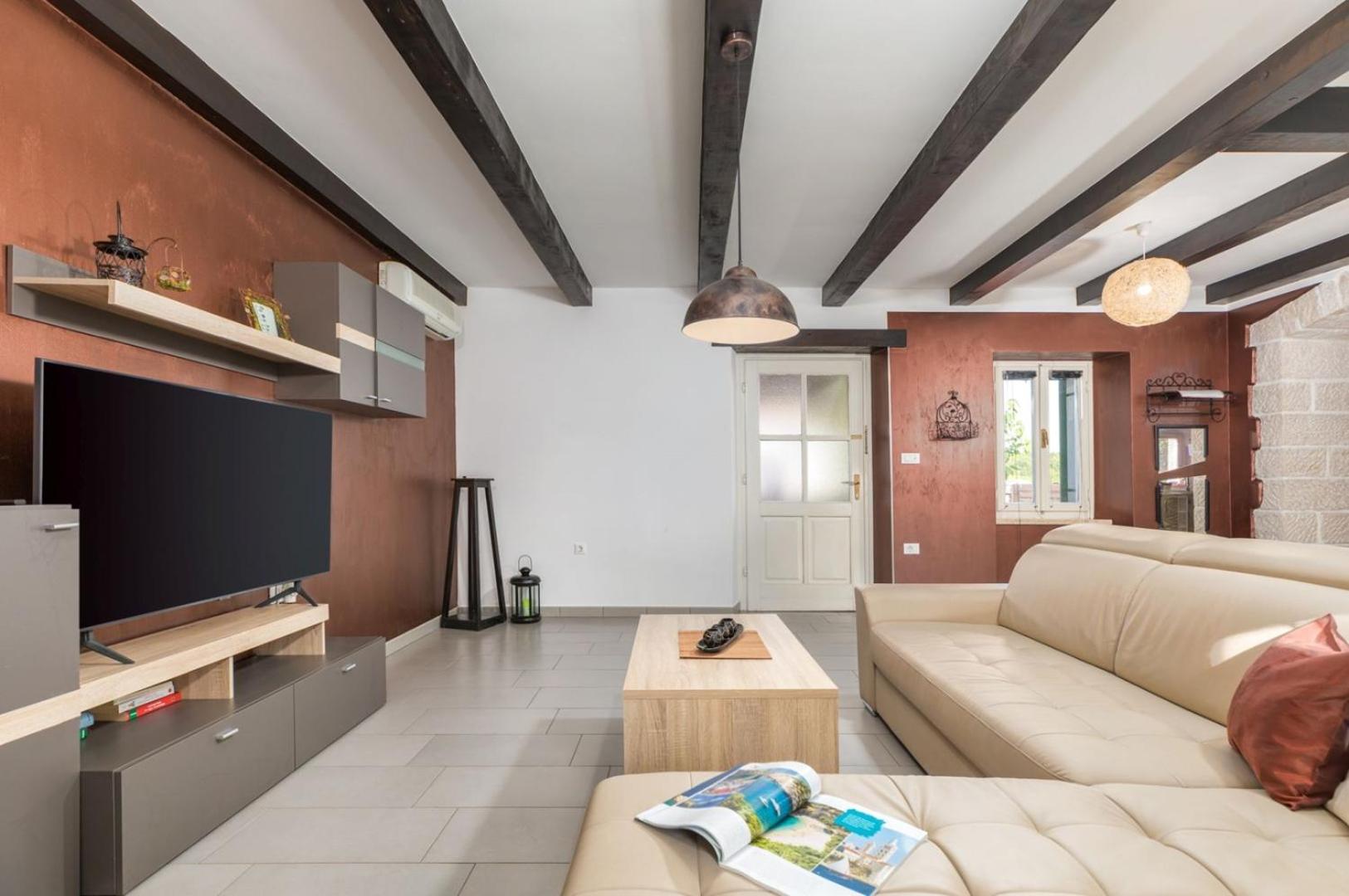 Villa photo 1