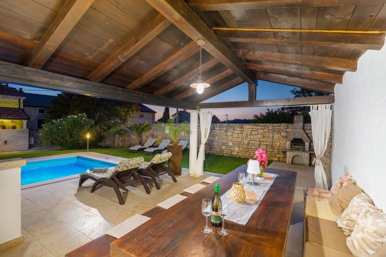 Villa photo 2