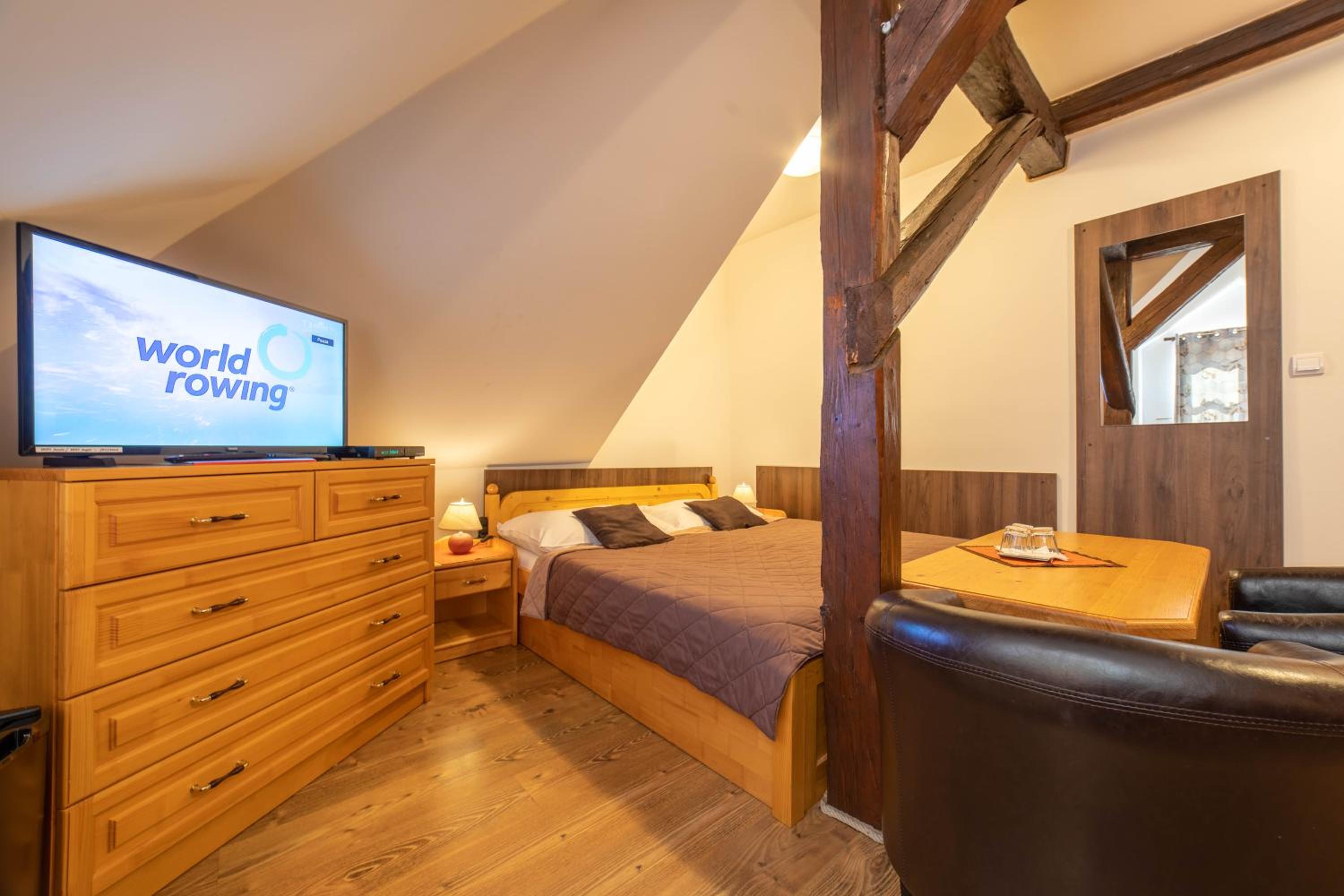 Double Room with Mountain View - Photo 9