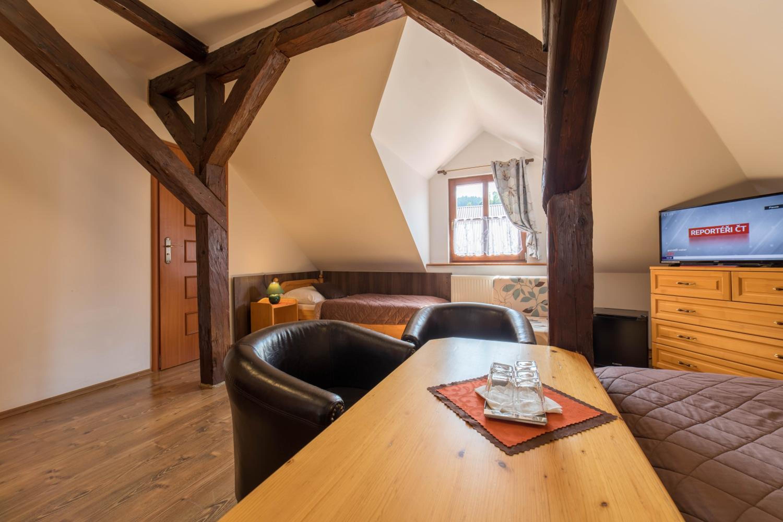 Double Room with Mountain View - Photo 8