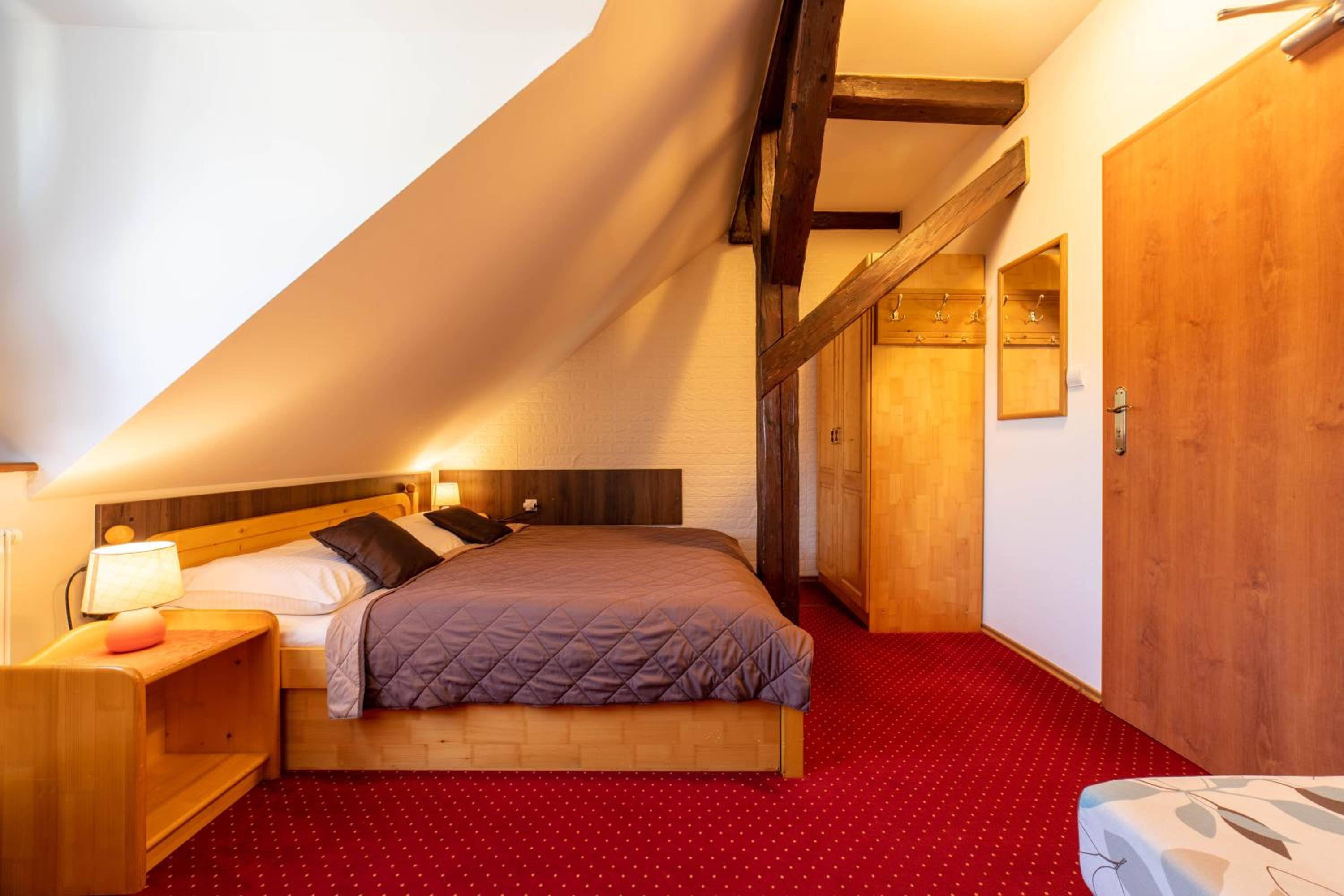Double Room with Mountain View - Photo 11