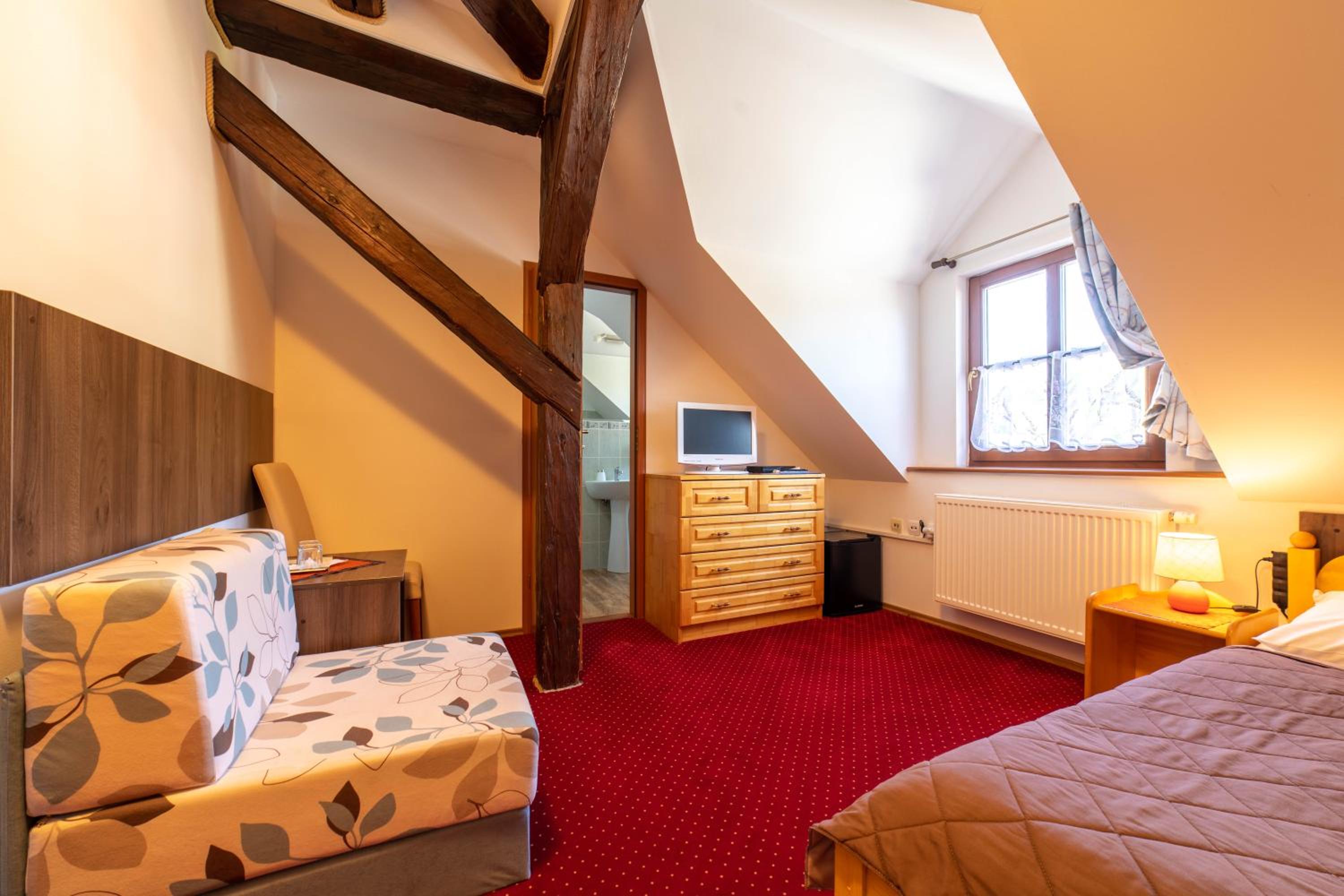 Double Room with Mountain View - Photo 12