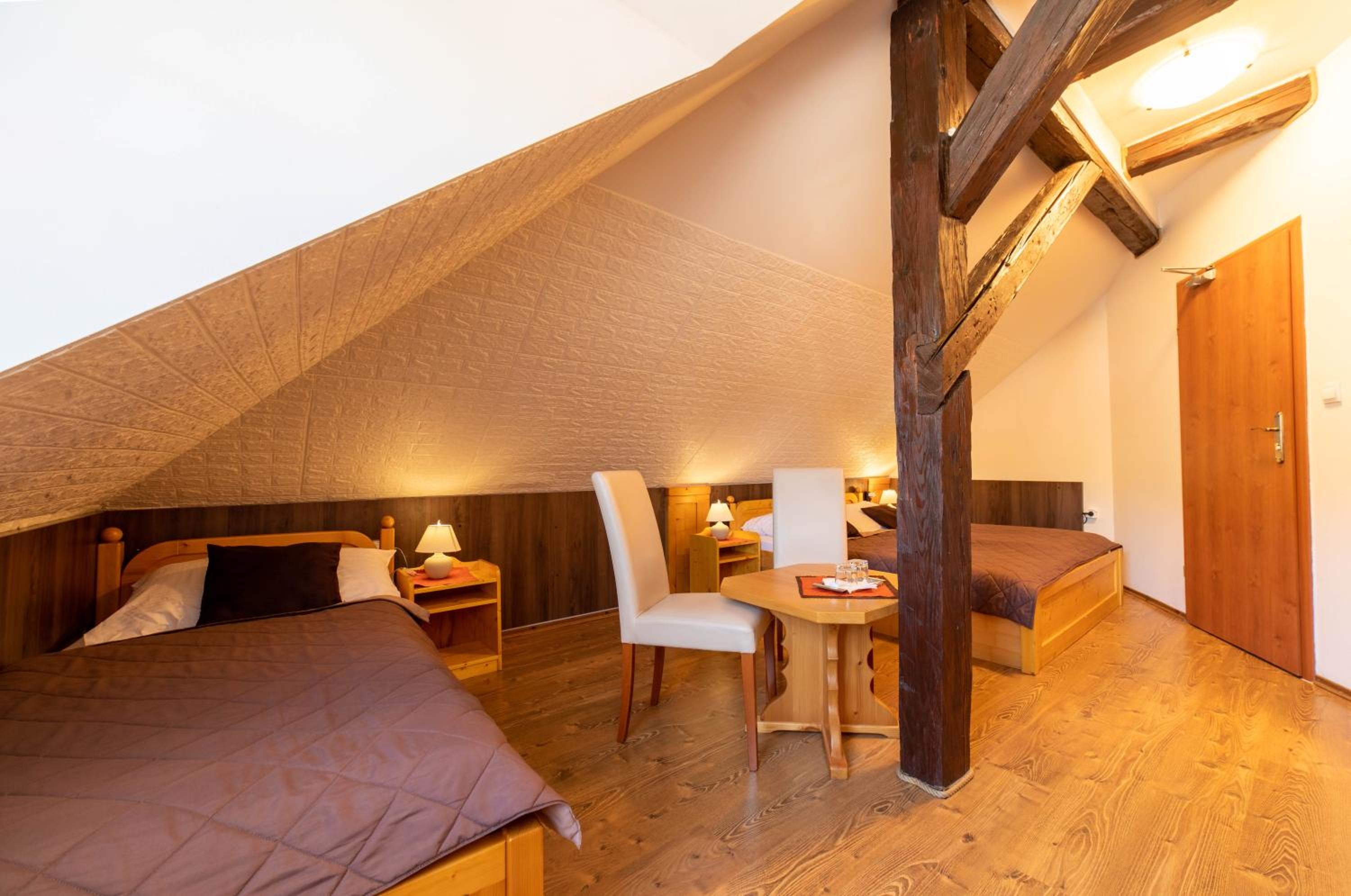 Double Room with Mountain View - Photo 16