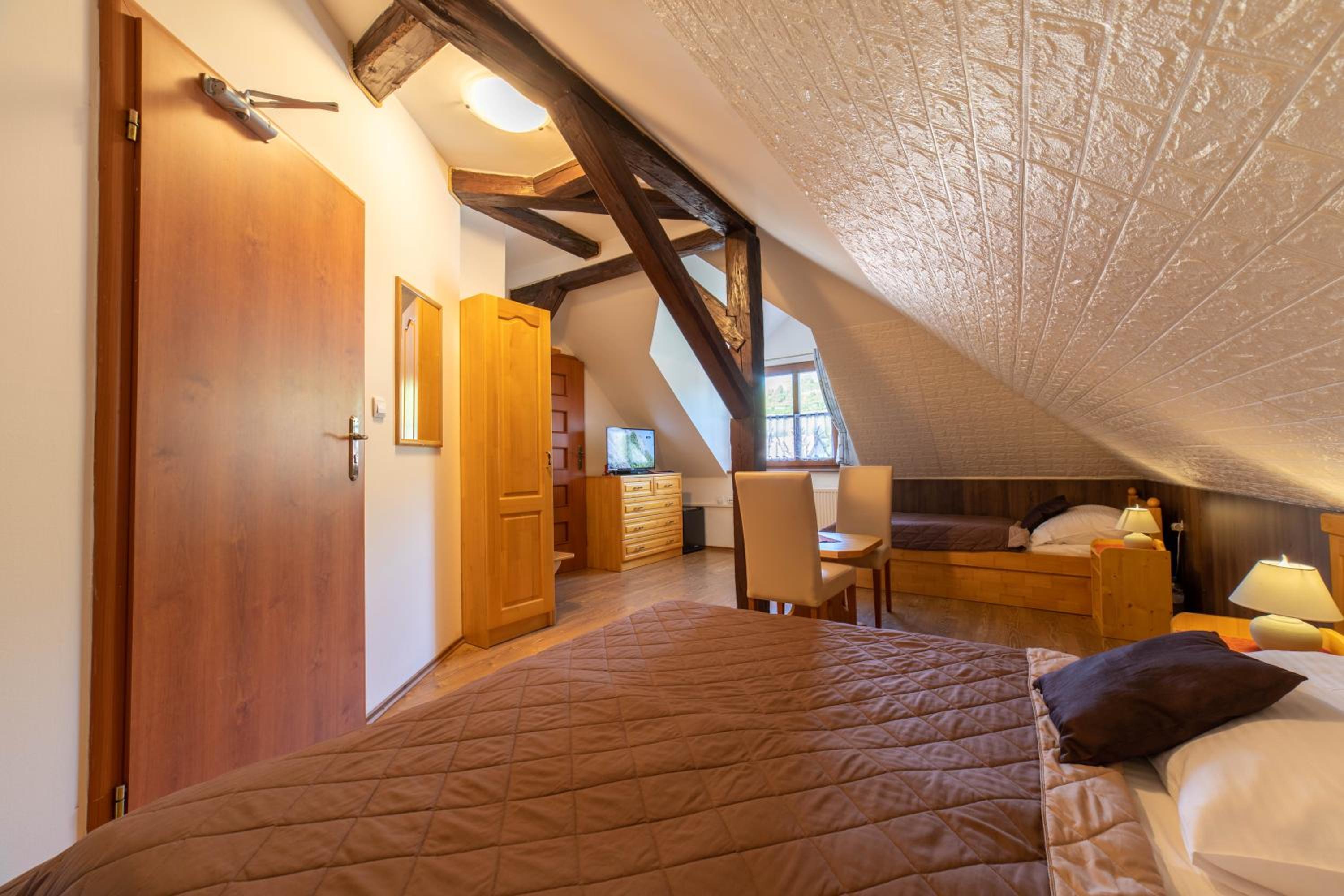 Double Room with Mountain View - Photo 7