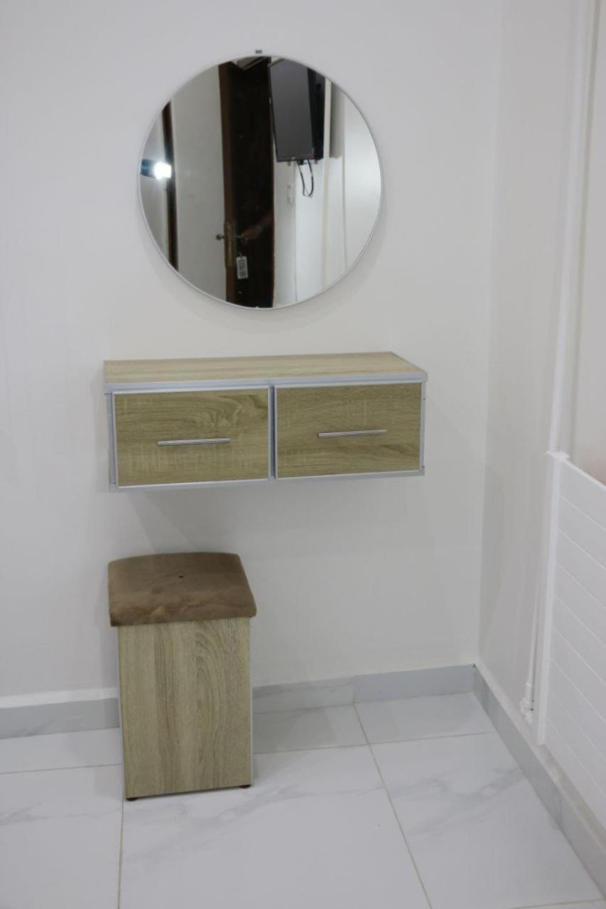 Twin Room with Shared Bathroom photo 2