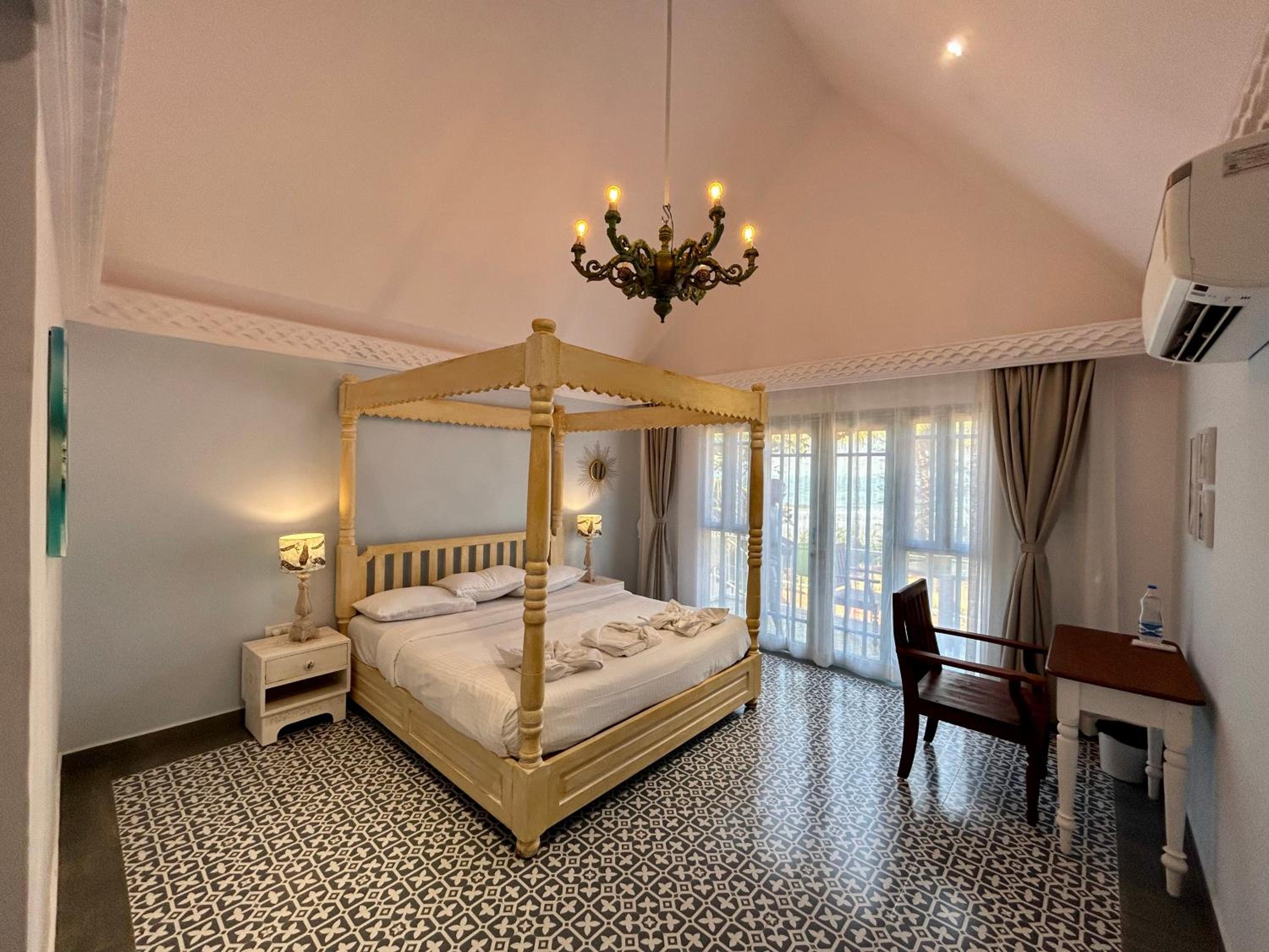 Cottage room with Balcony