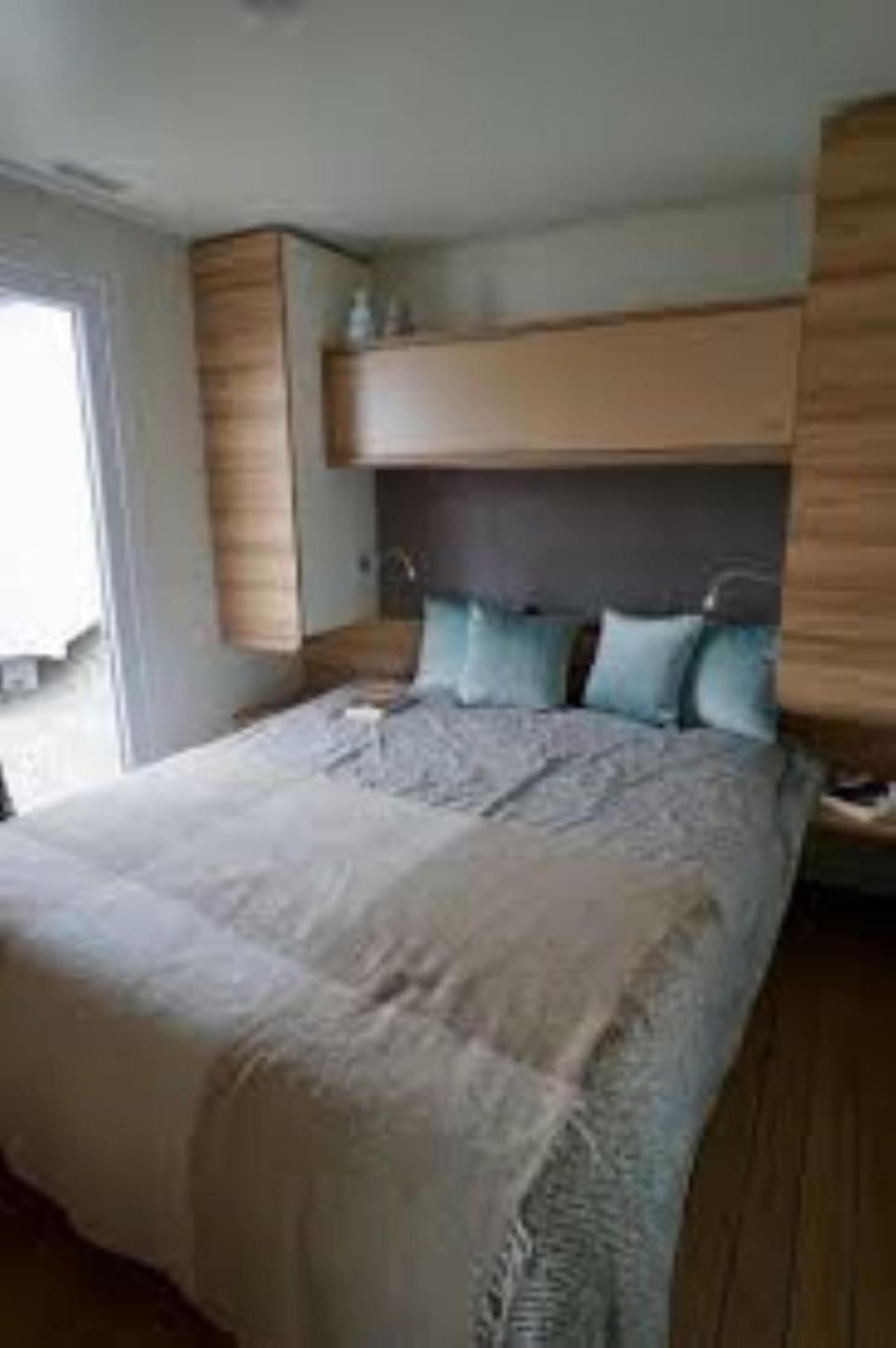 Mobile Home Deluxe (4 Adults) photo 1