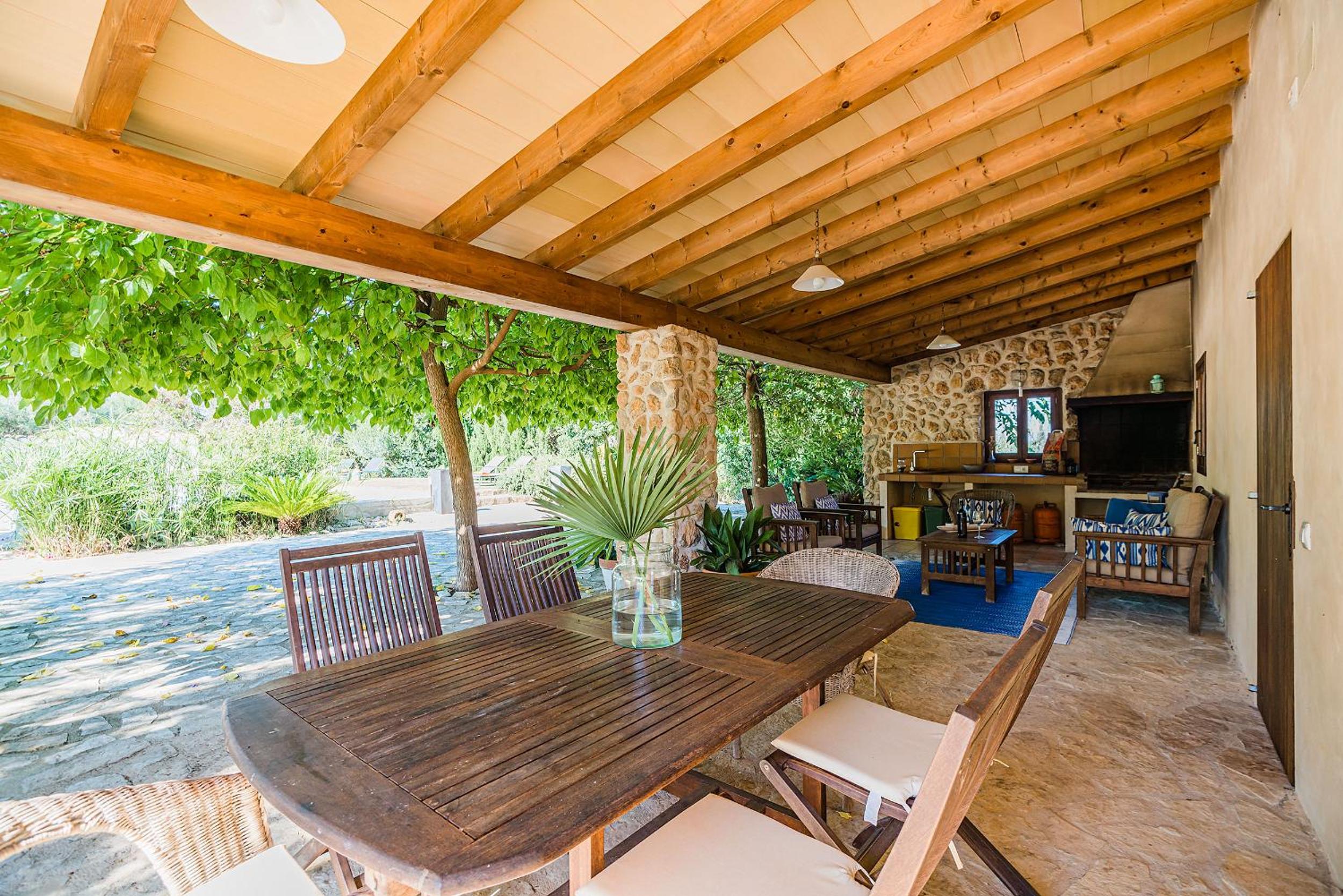 Villa photo 2