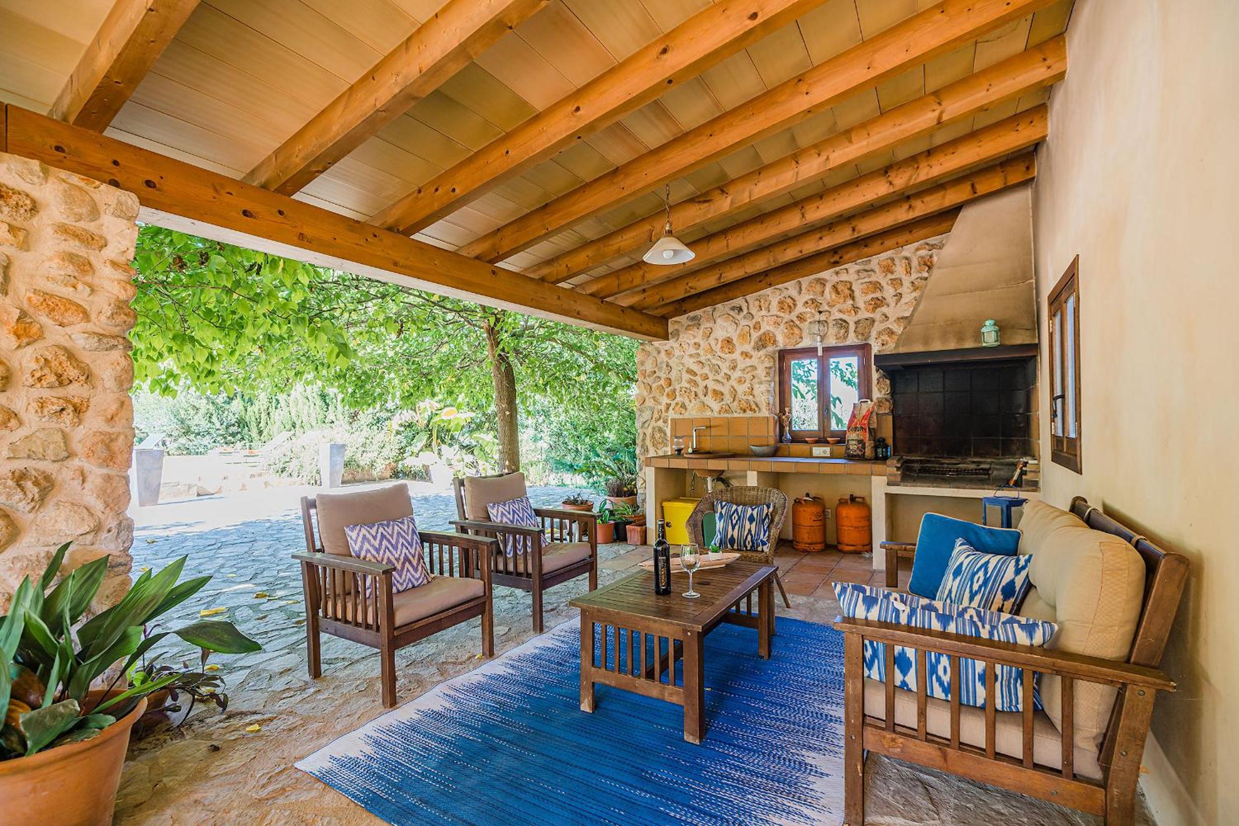 Villa photo 3