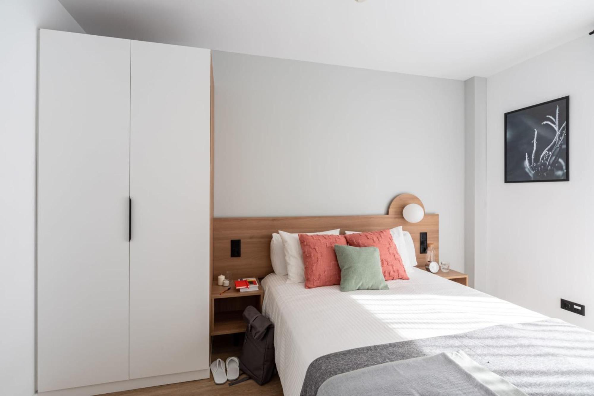 One-Bedroom Apartment, photo 7