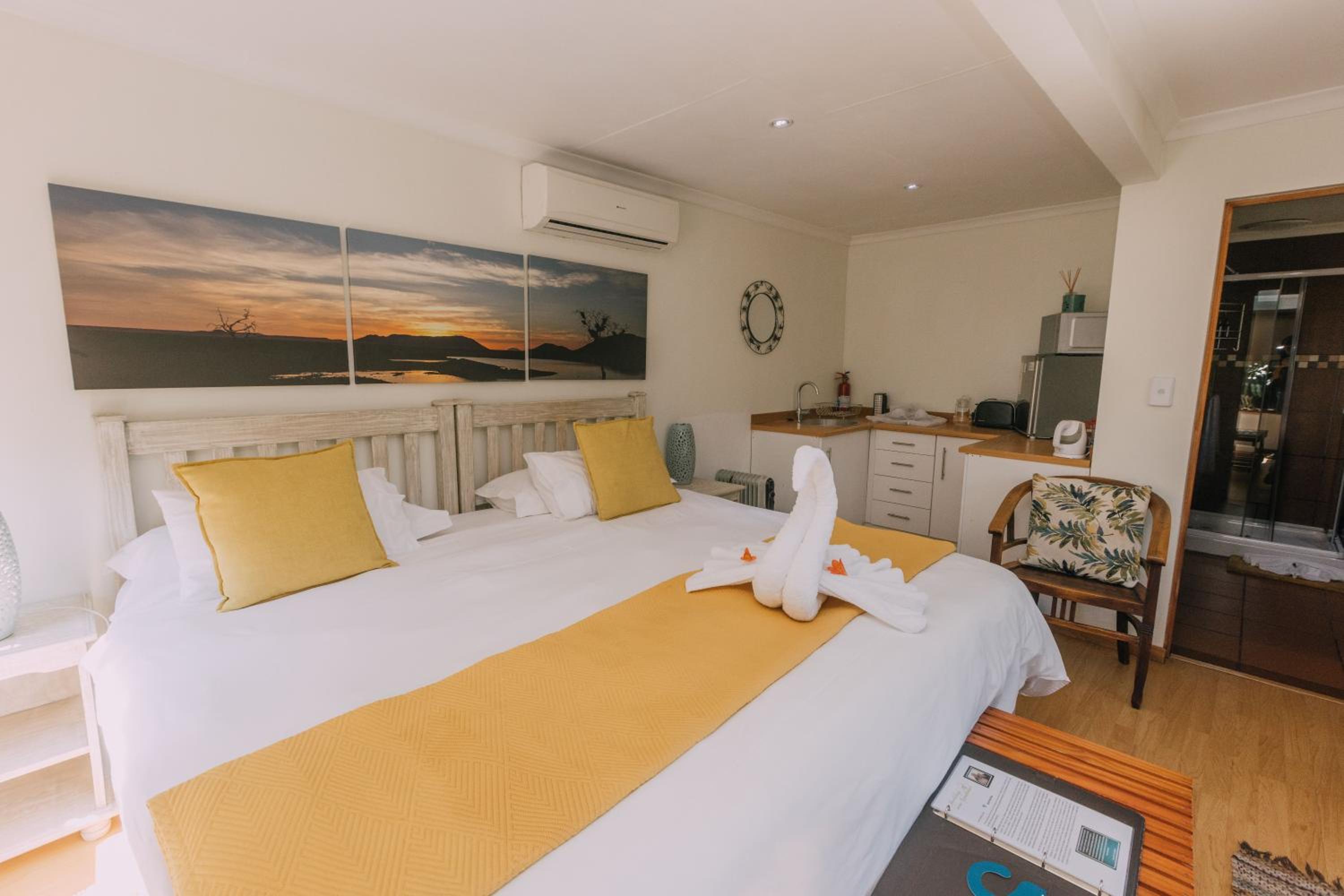 Twin/Double Room photo 3