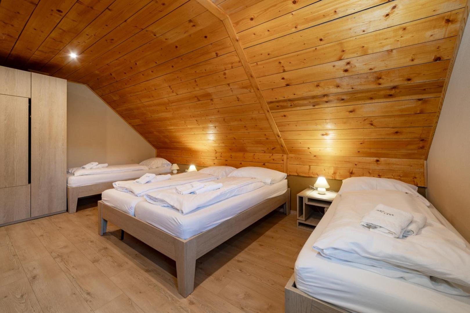 Triple Room with Shared Bathroom photo 3
