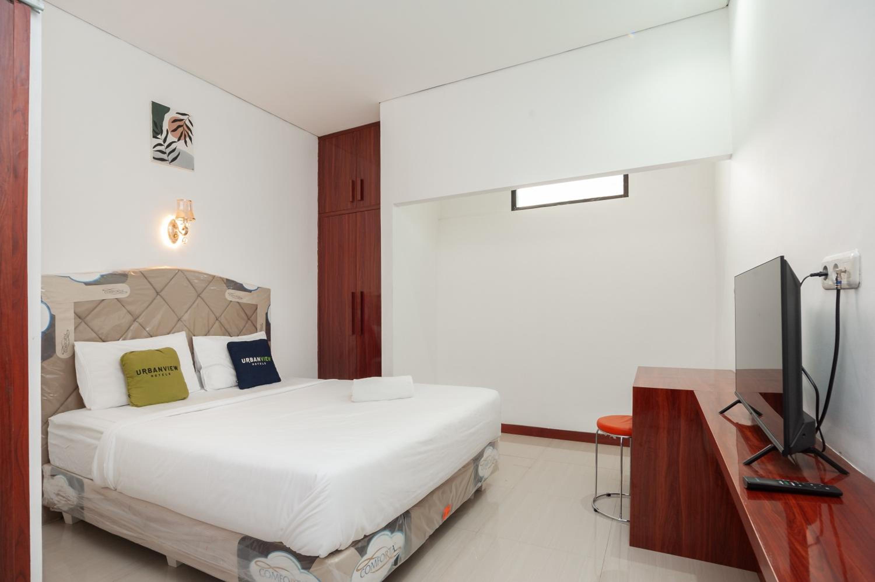 Economy Twin Room photo 2