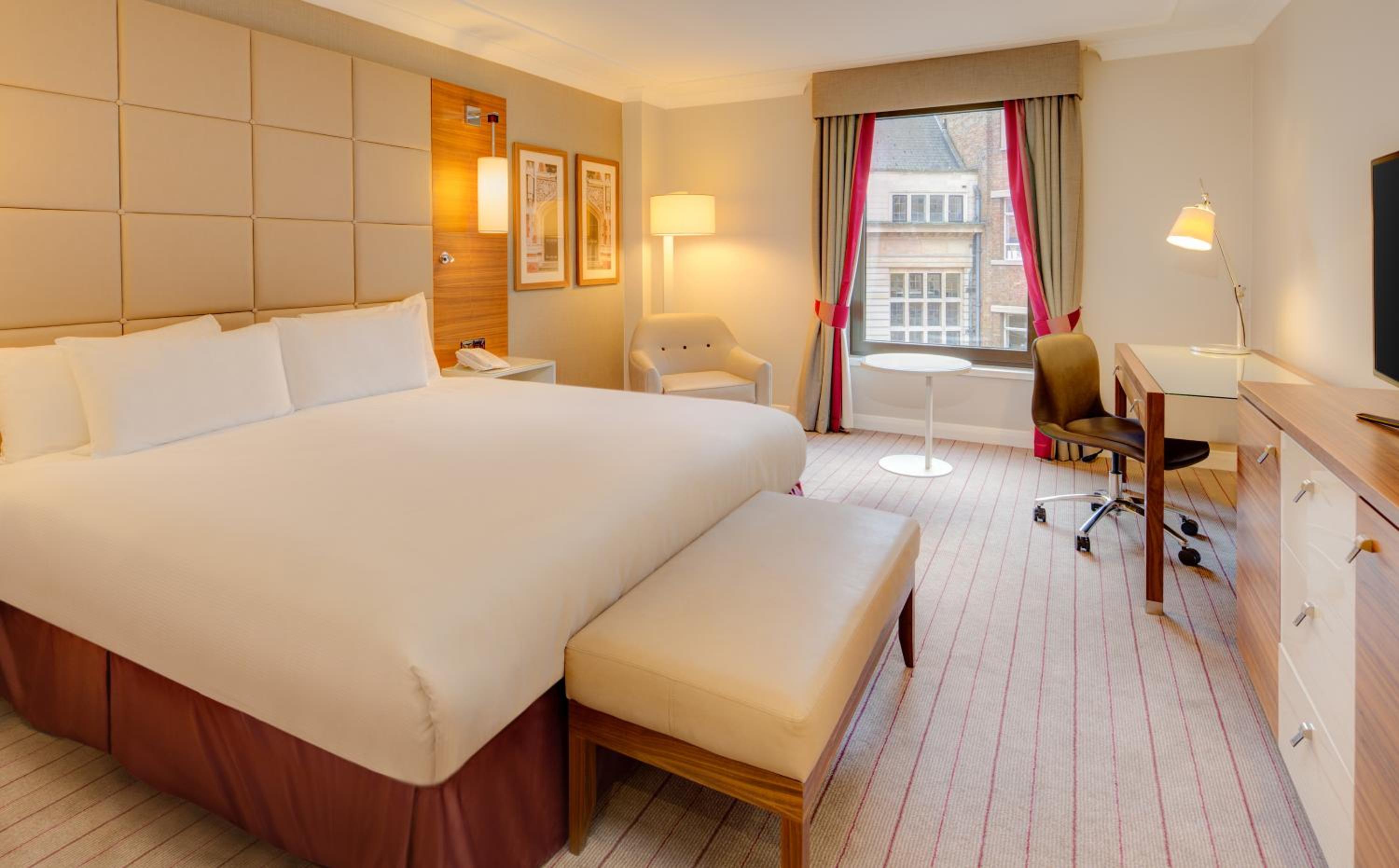 Executive King Room - Photo 4