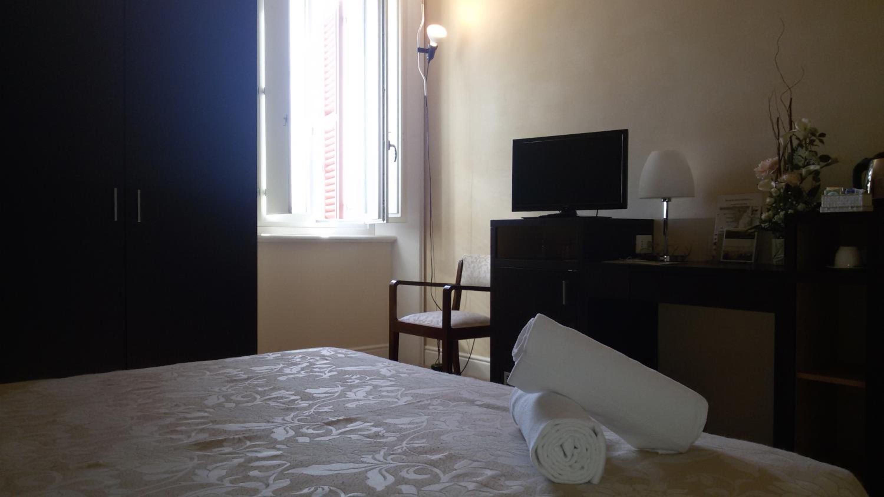 Double Room with Panoramic View - Photo 4