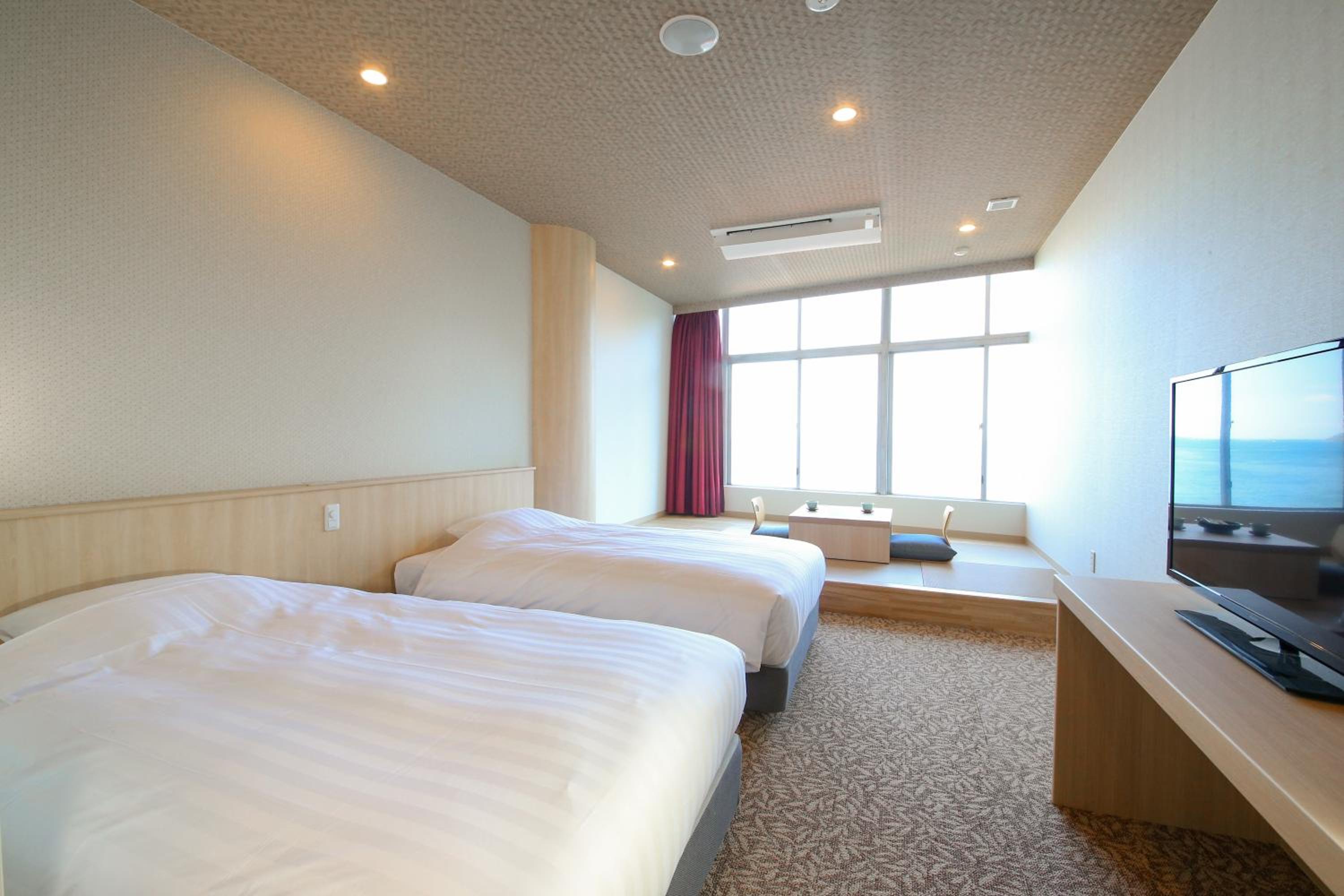 Twin Room with Ocean View - Shared Bathroom - Non-Smoking - Annex1 photo 1