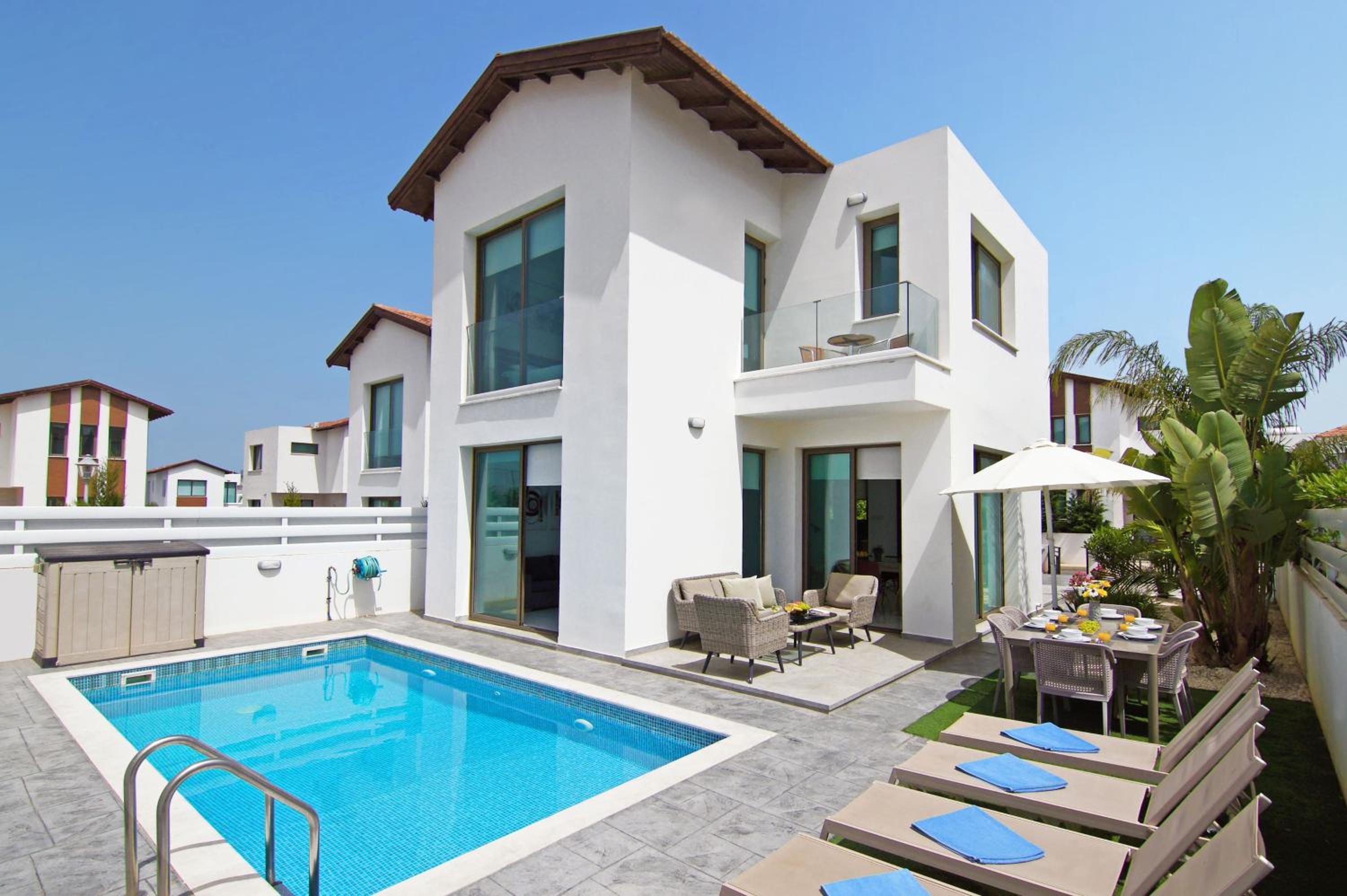 Villa photo 1