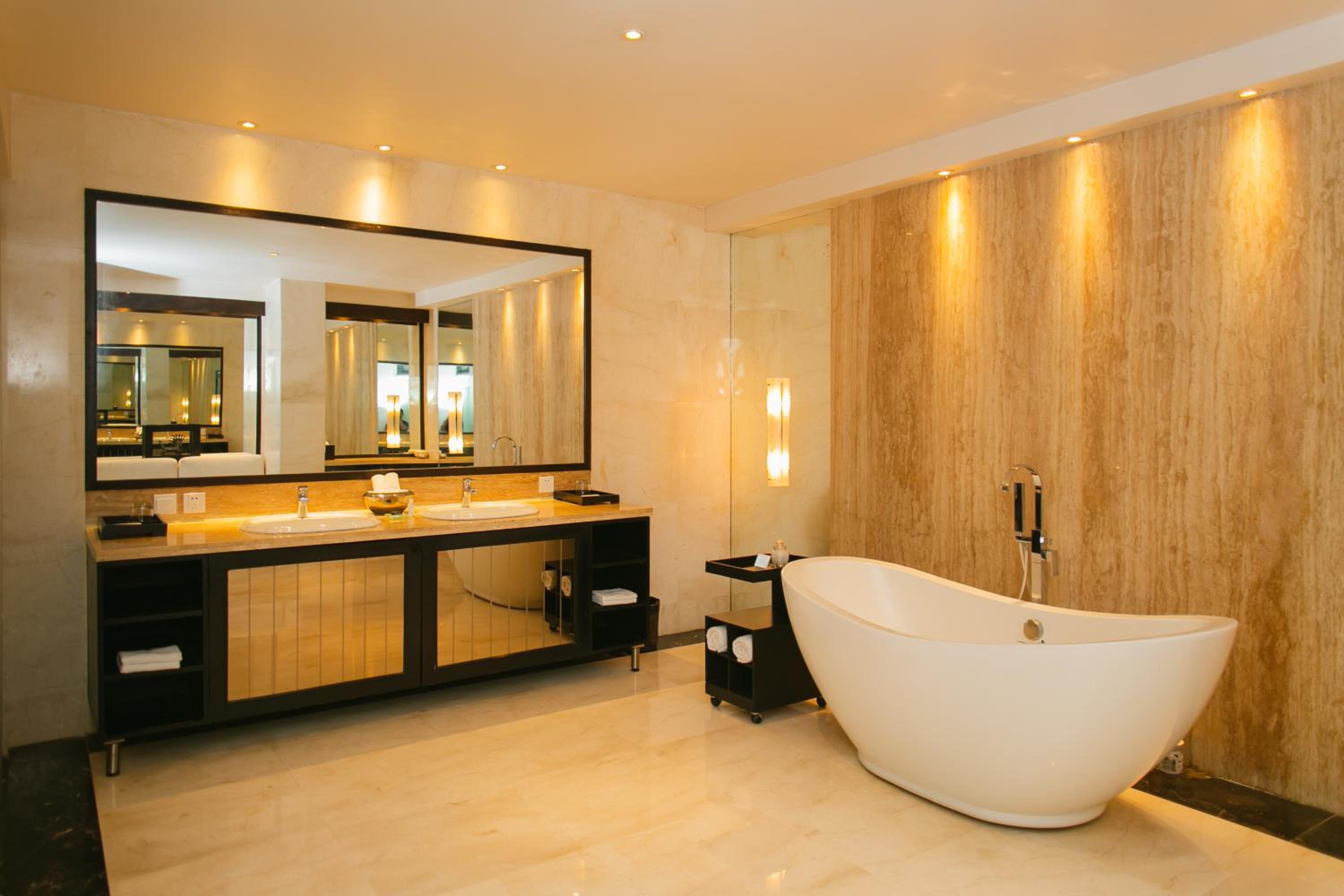 Luxury One-Bedroom Villa with Private Pool - Photo 2