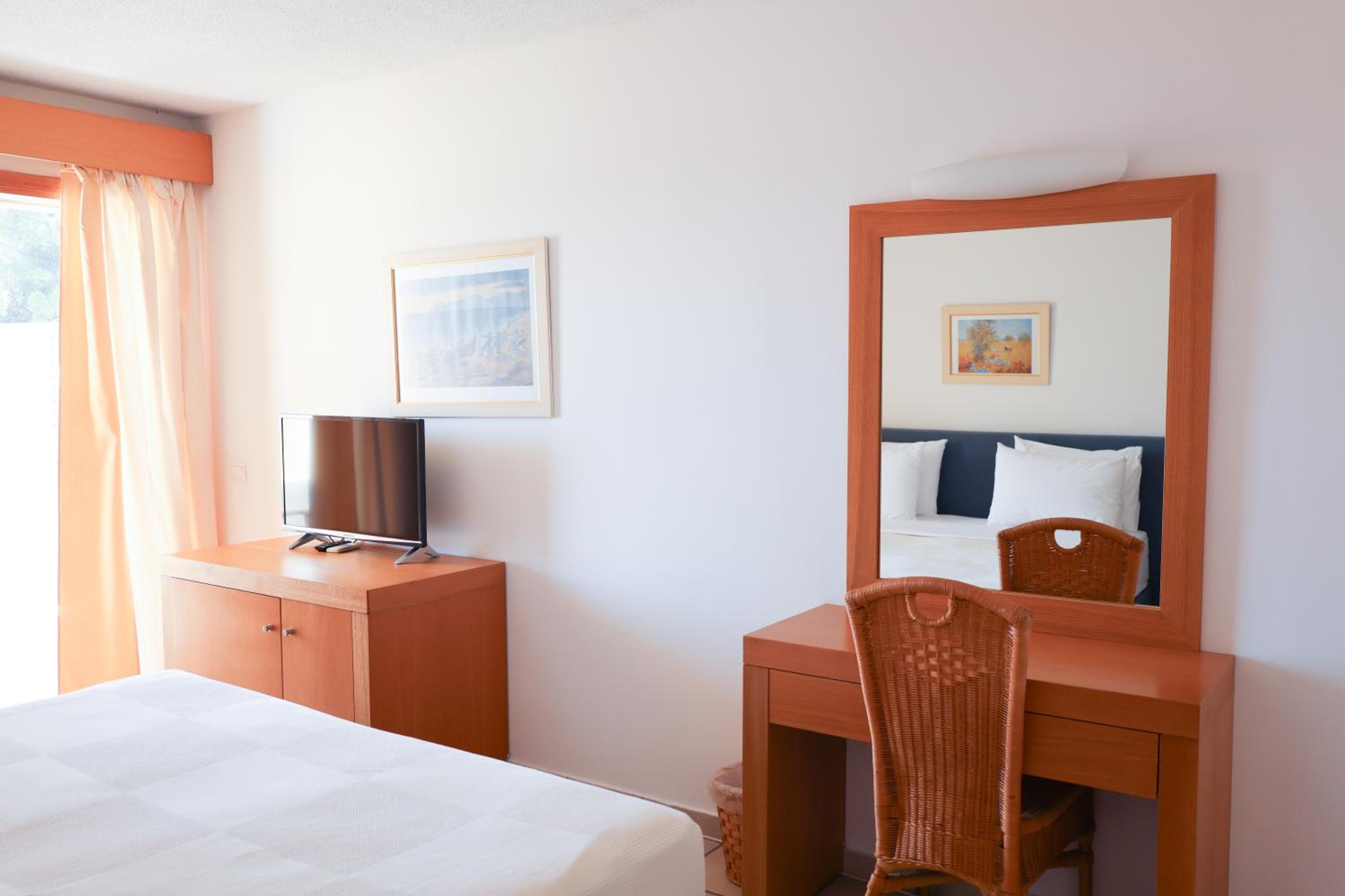 Standard Double Or Twin Room photo 2