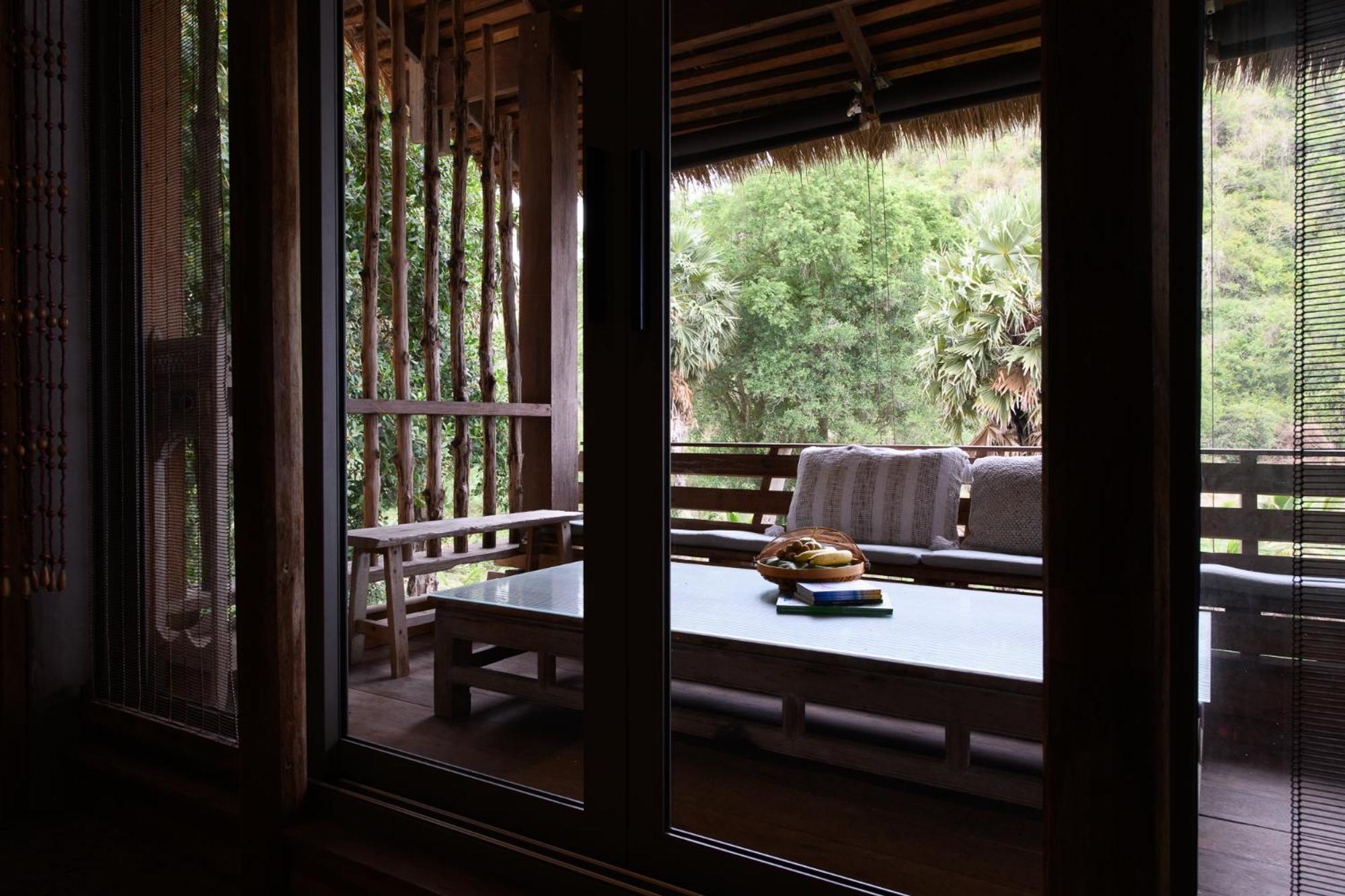 2 Bedroom Beachfront Suite with Indoor Pool - Photo 16
