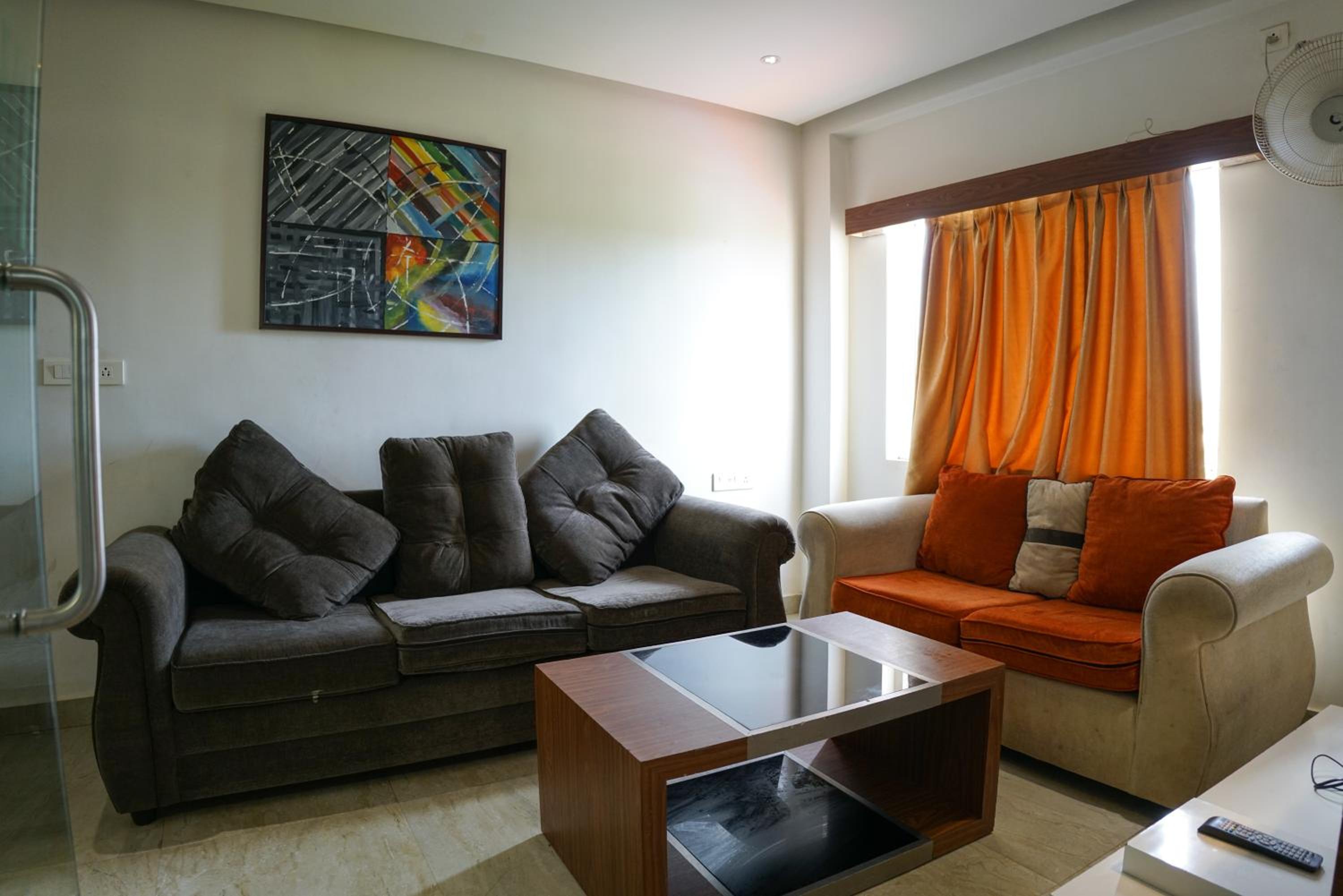 Suite - Photo 23