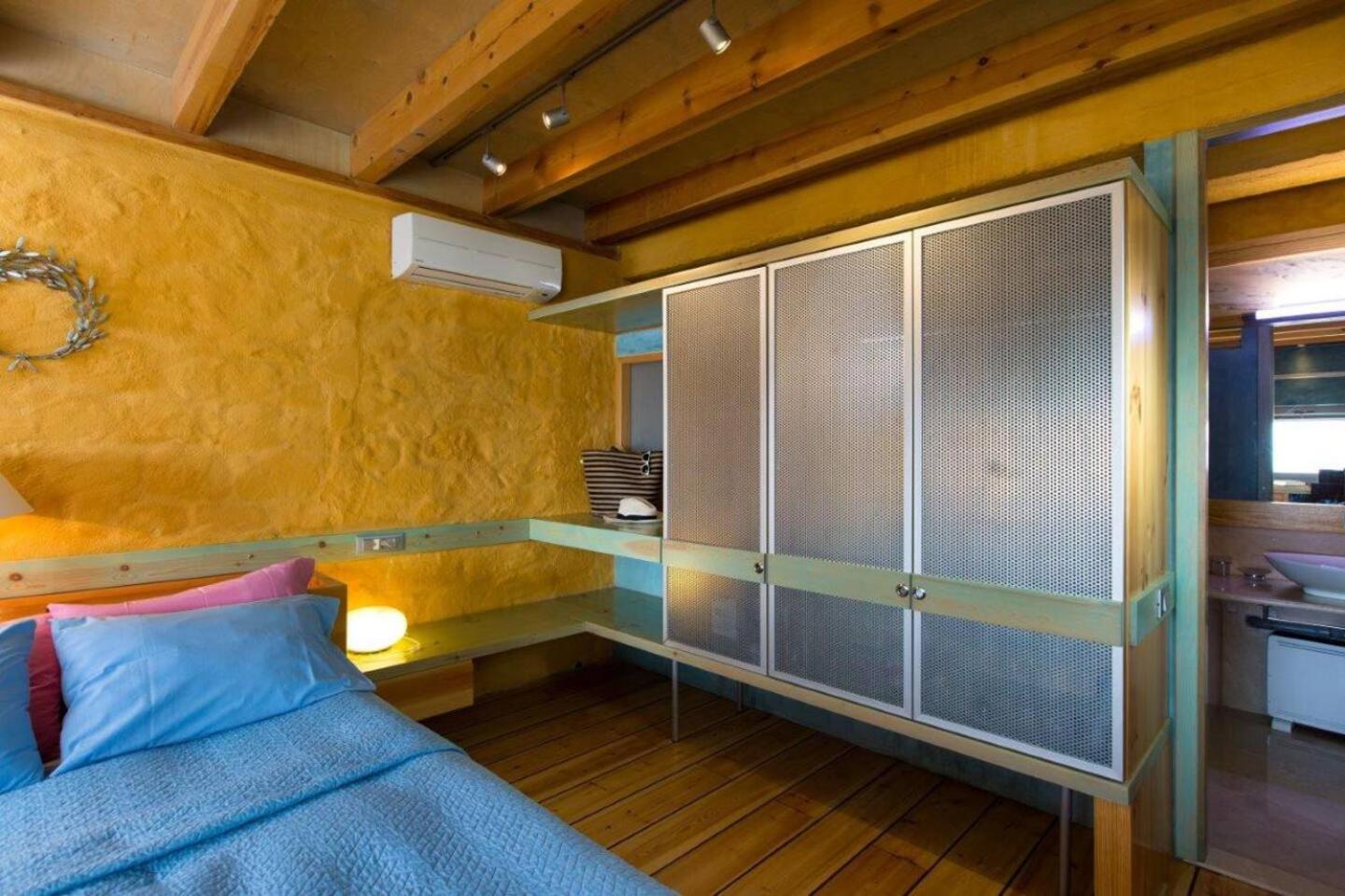 Villa - Beach Front photo 1