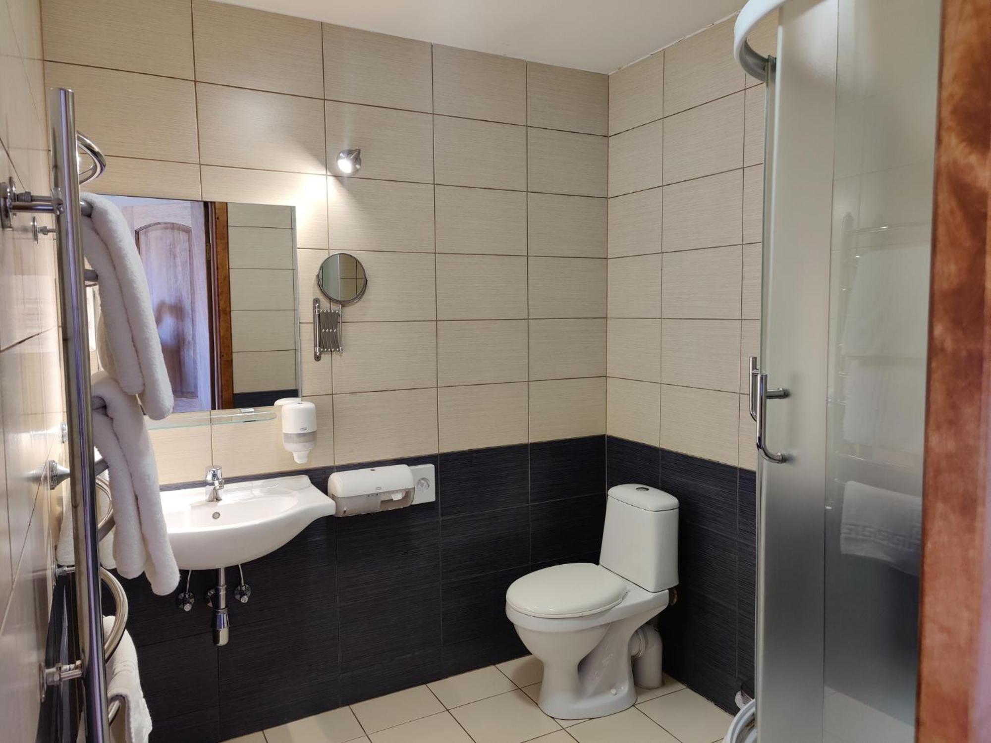 Standard Double Room - Photo 5