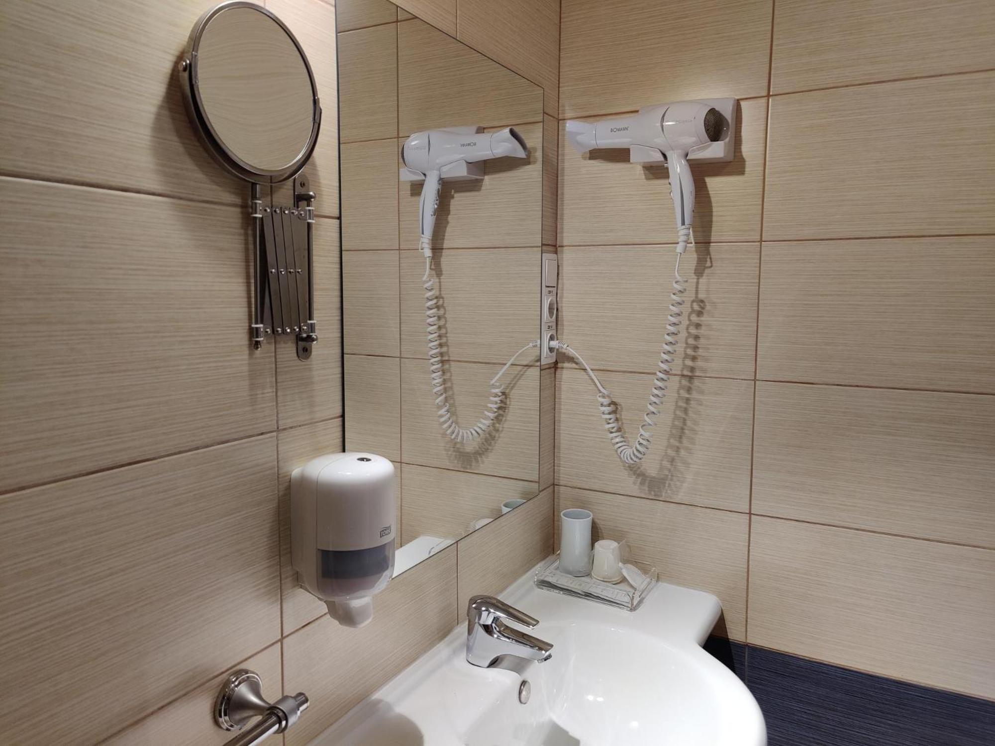 Standard Double Room - Photo 4