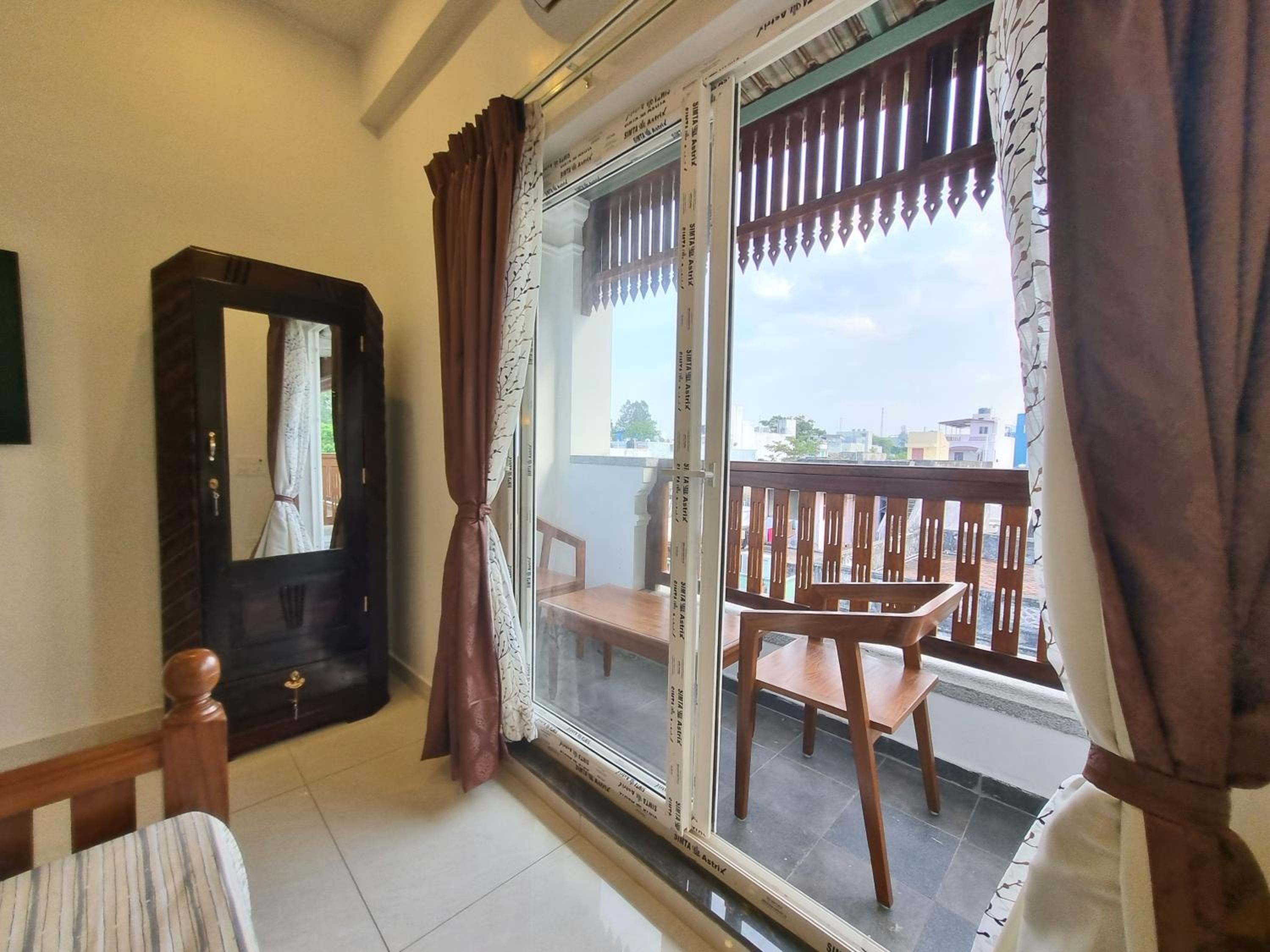 King Room with Balcony photo 3