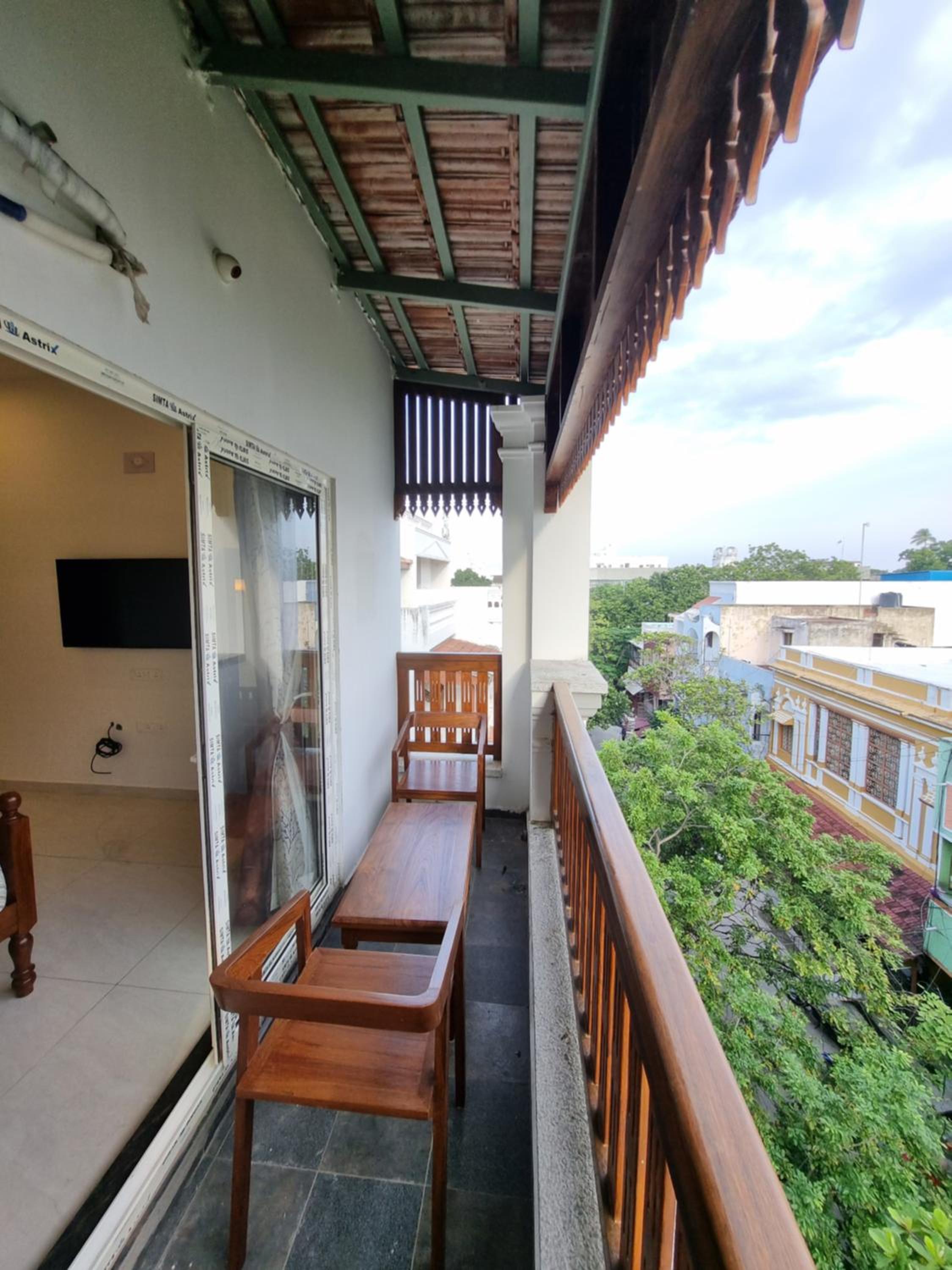 King Room with Balcony photo 2