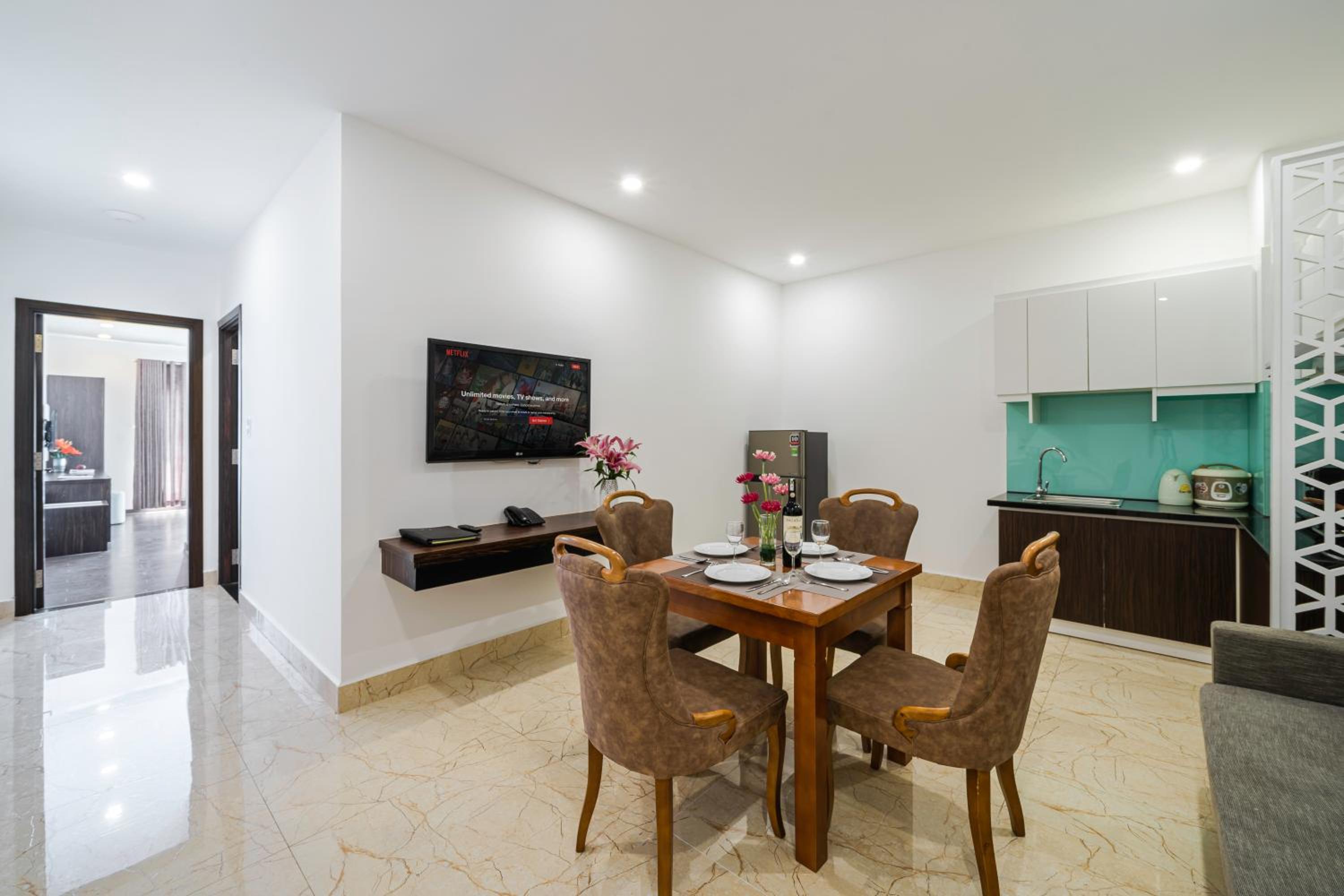 Two-Bedroom Apartment - Photo 2