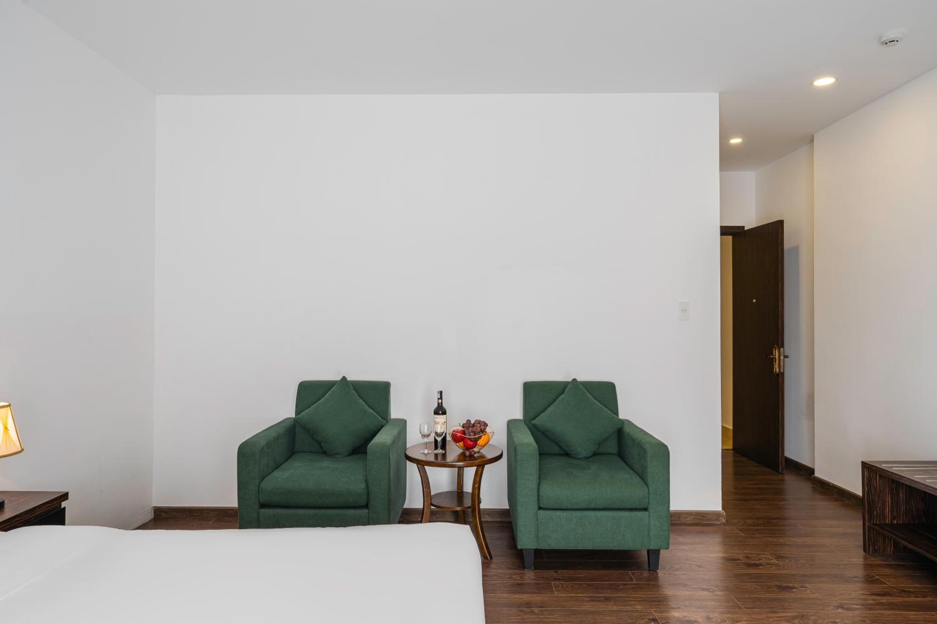 Two-Bedroom Apartment - Photo 11