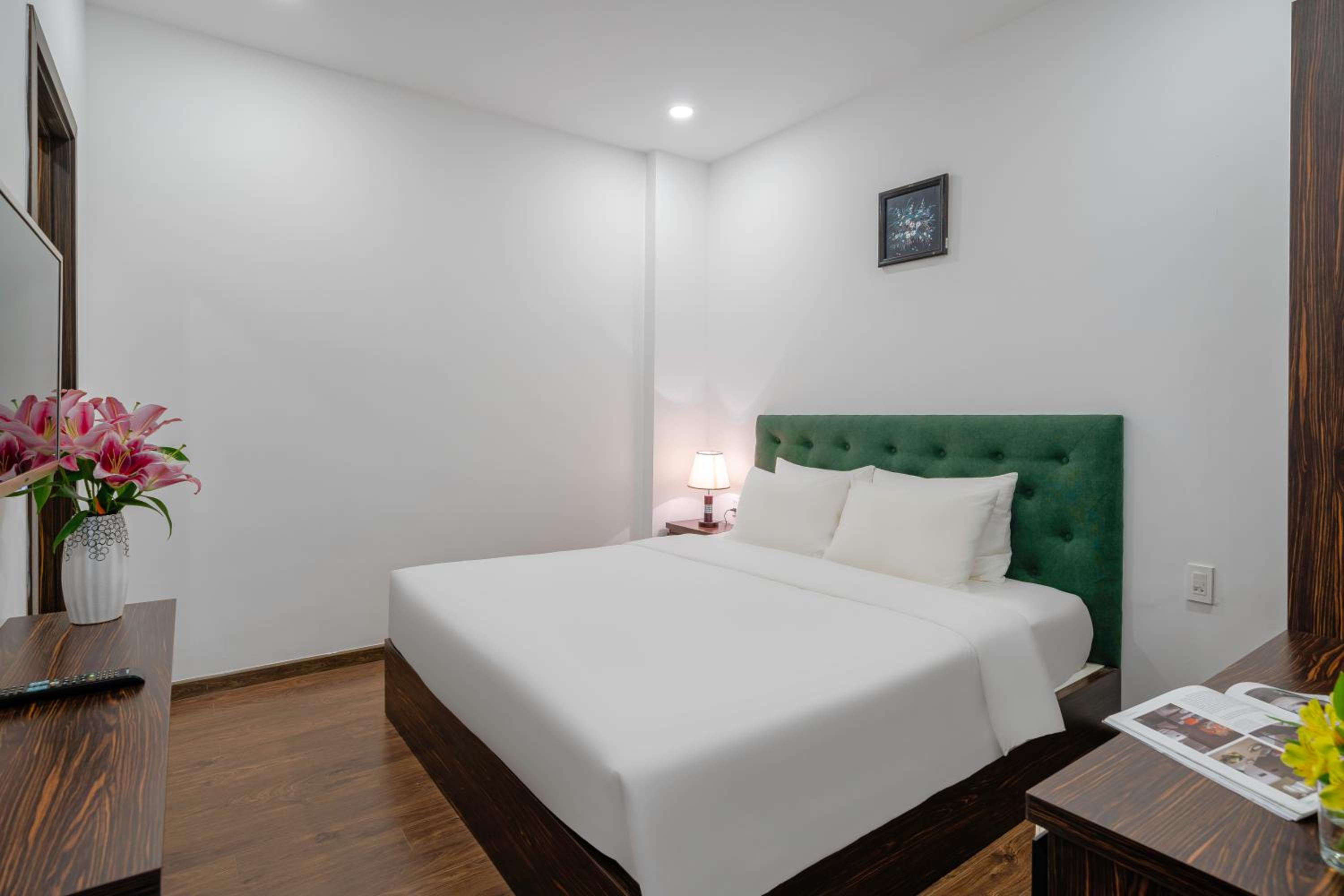Two-Bedroom Apartment - Photo 17
