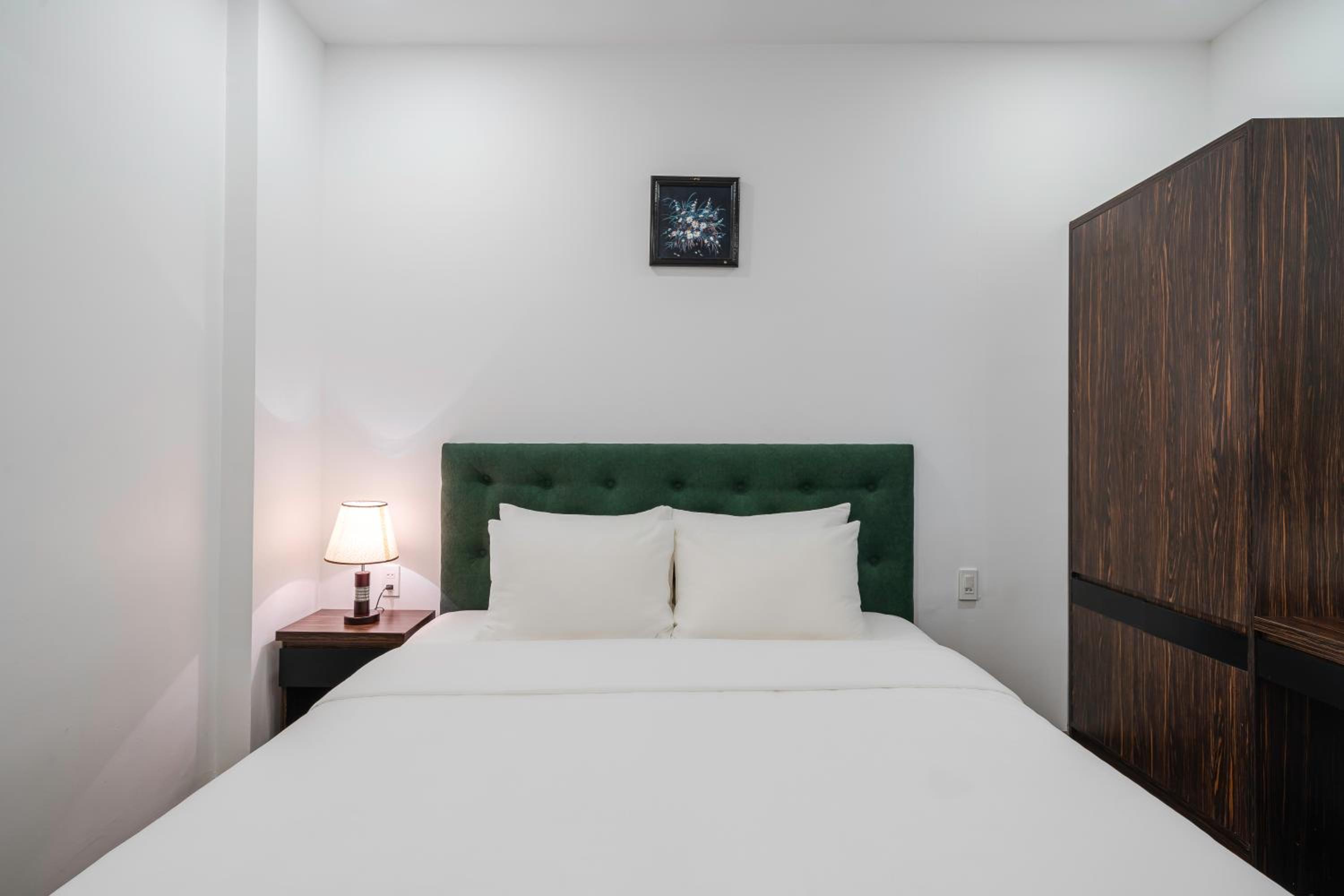 Two-Bedroom Apartment - Photo 12