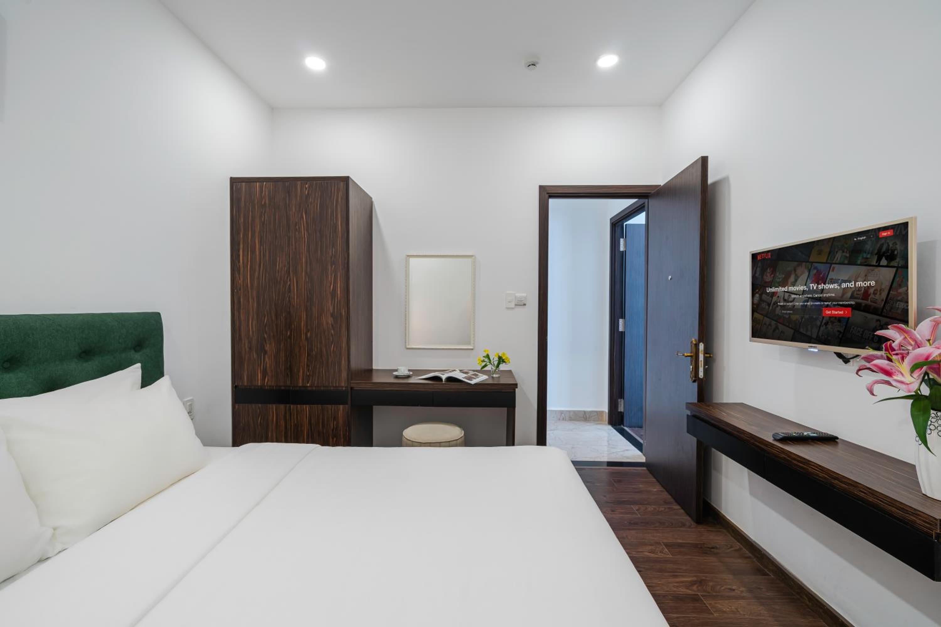 Two-Bedroom Apartment - Photo 6