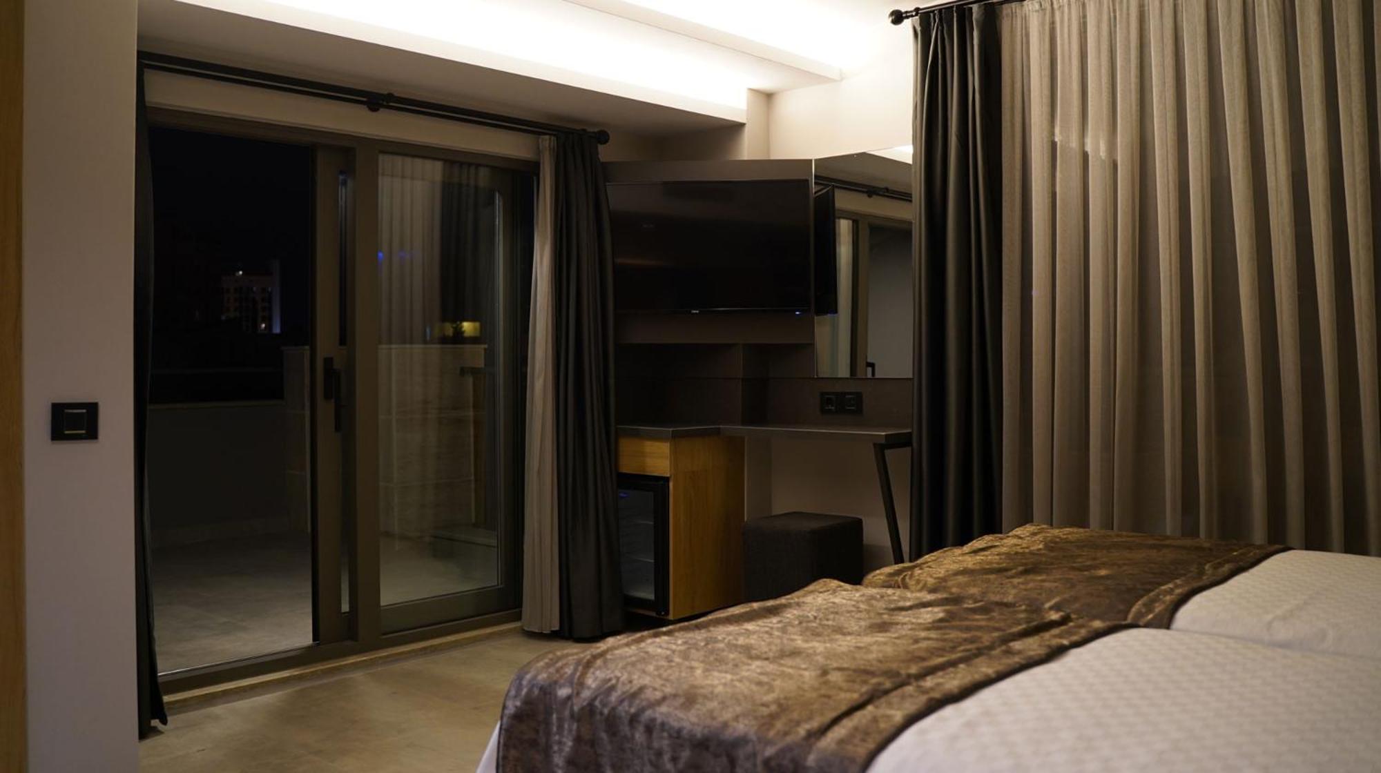 Deluxe Suite