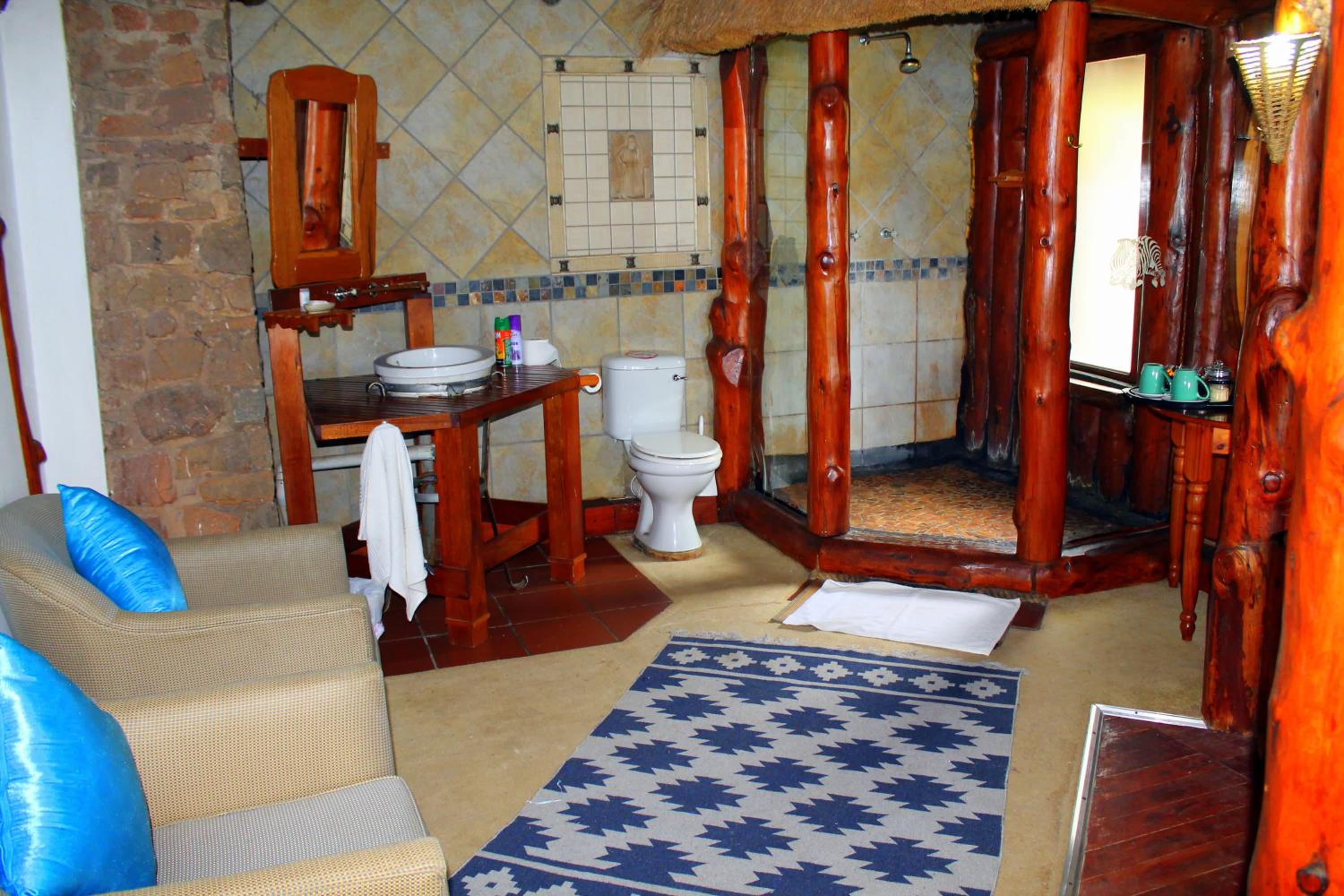 Deluxe Double Room with Balcony - Photo 5