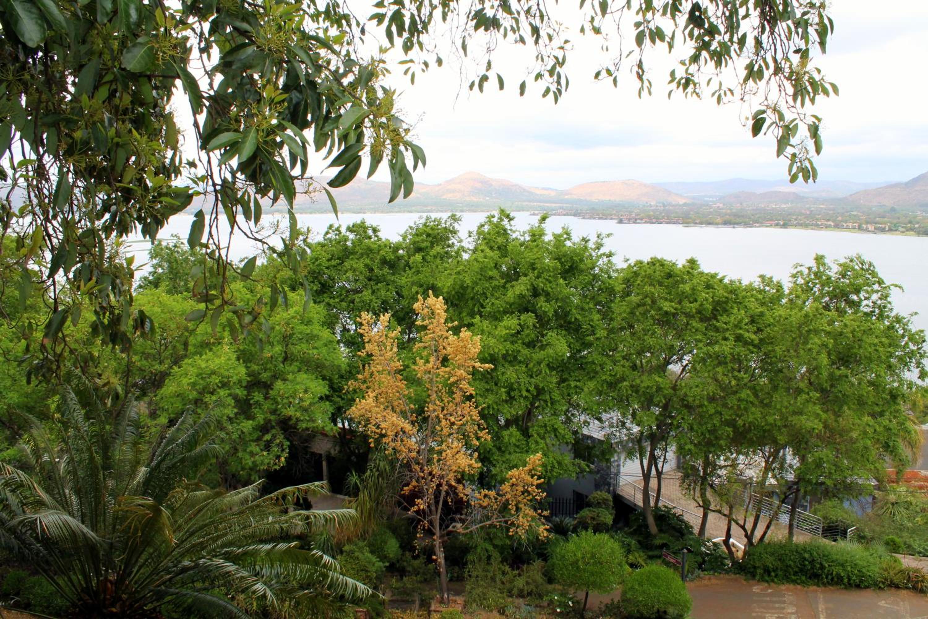 Deluxe Double Room with Balcony - Photo 3