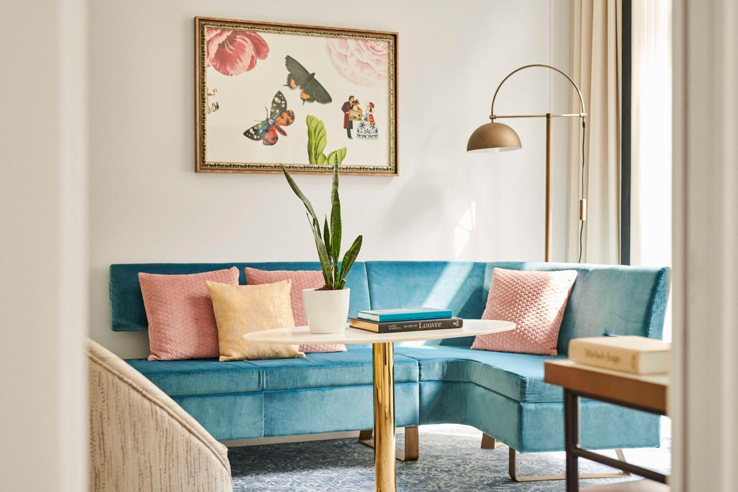 Empire Suite - Photo 3