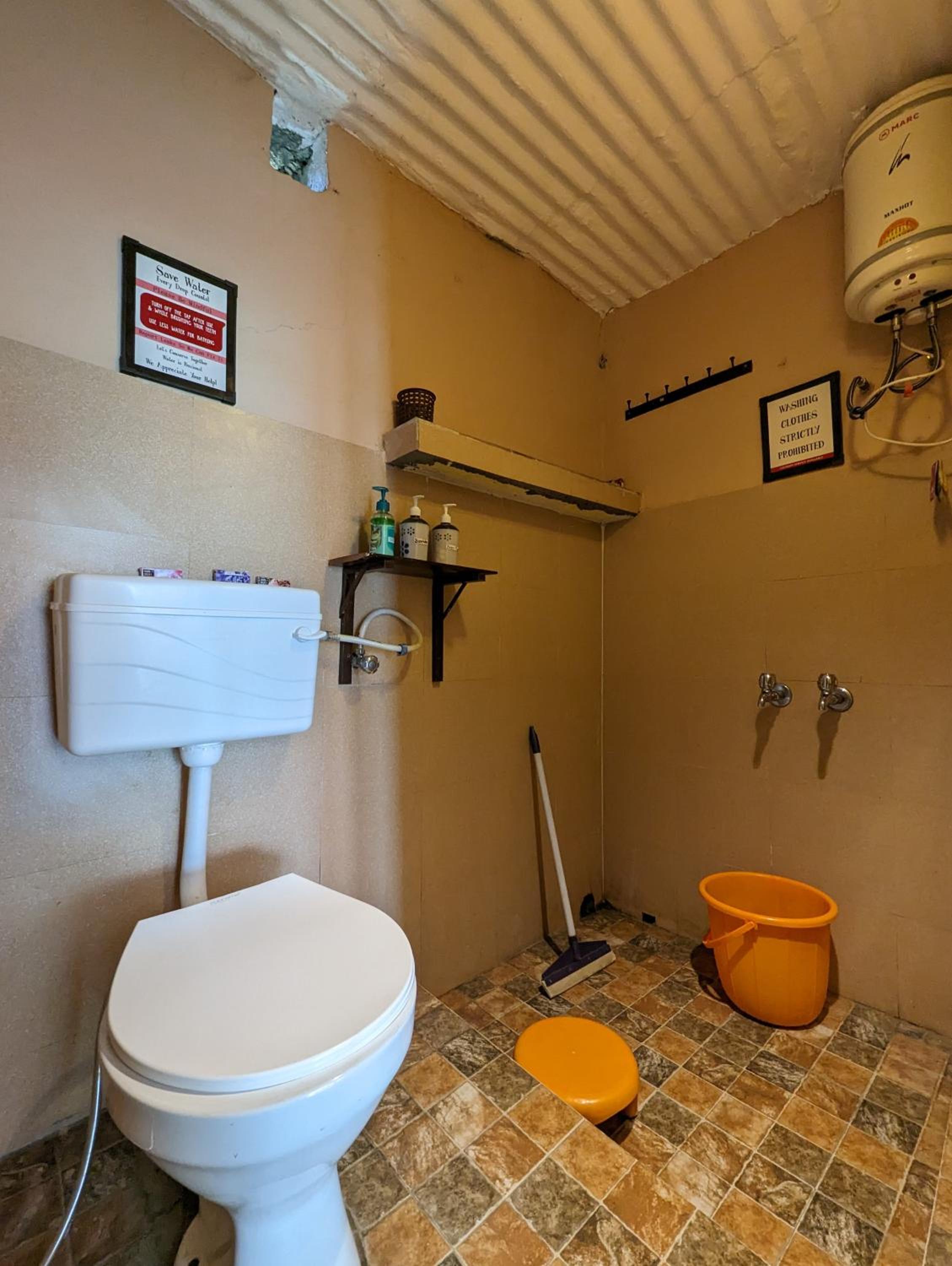 Standard Triple Room - Photo 7