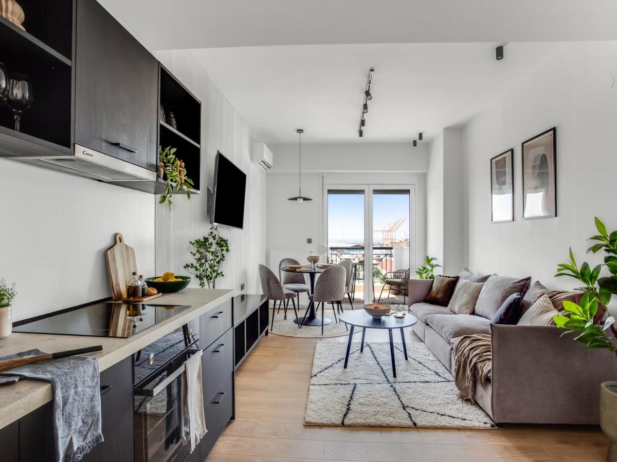 One-Bedroom Apartment with Balcony